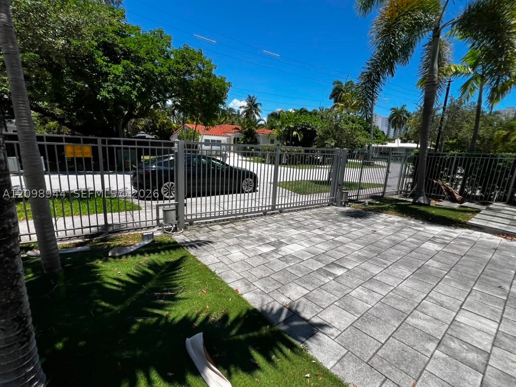 18975 Atlantic Blvd Sunny Isles Beach, FL 33160