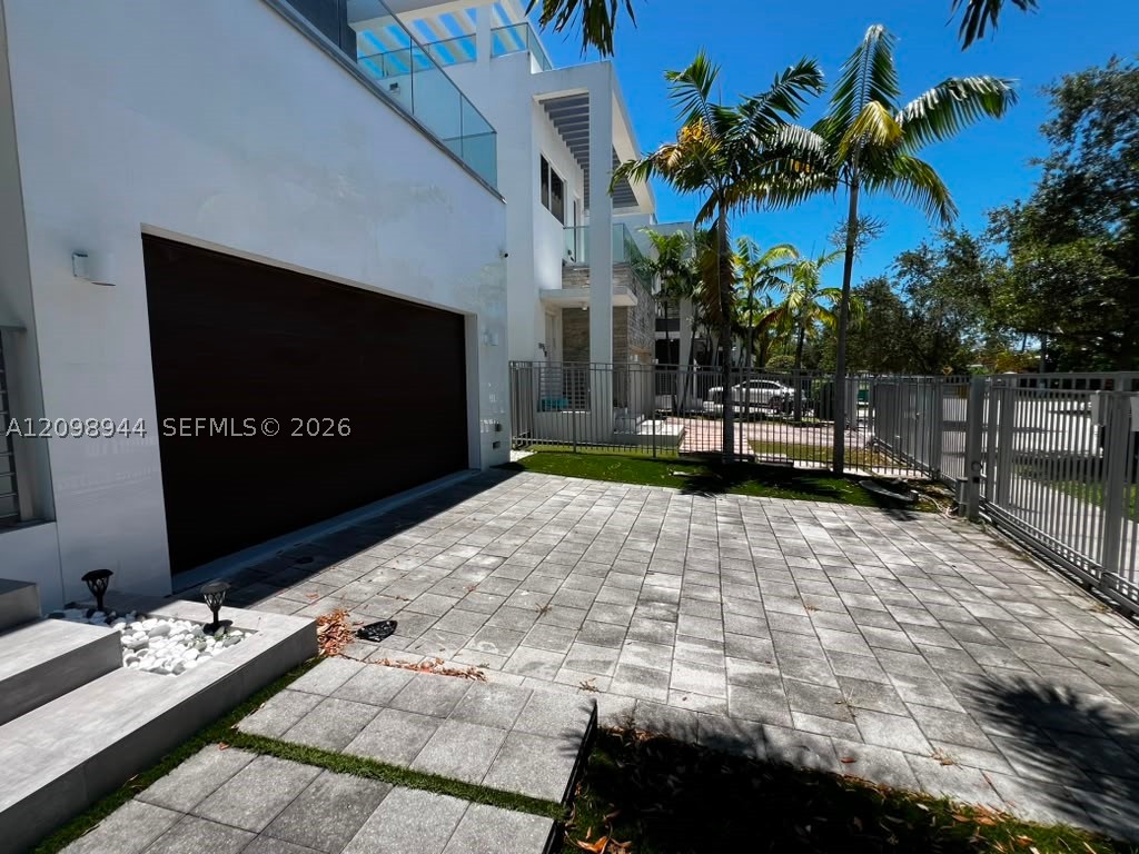 18975 Atlantic Blvd Sunny Isles Beach, FL 33160