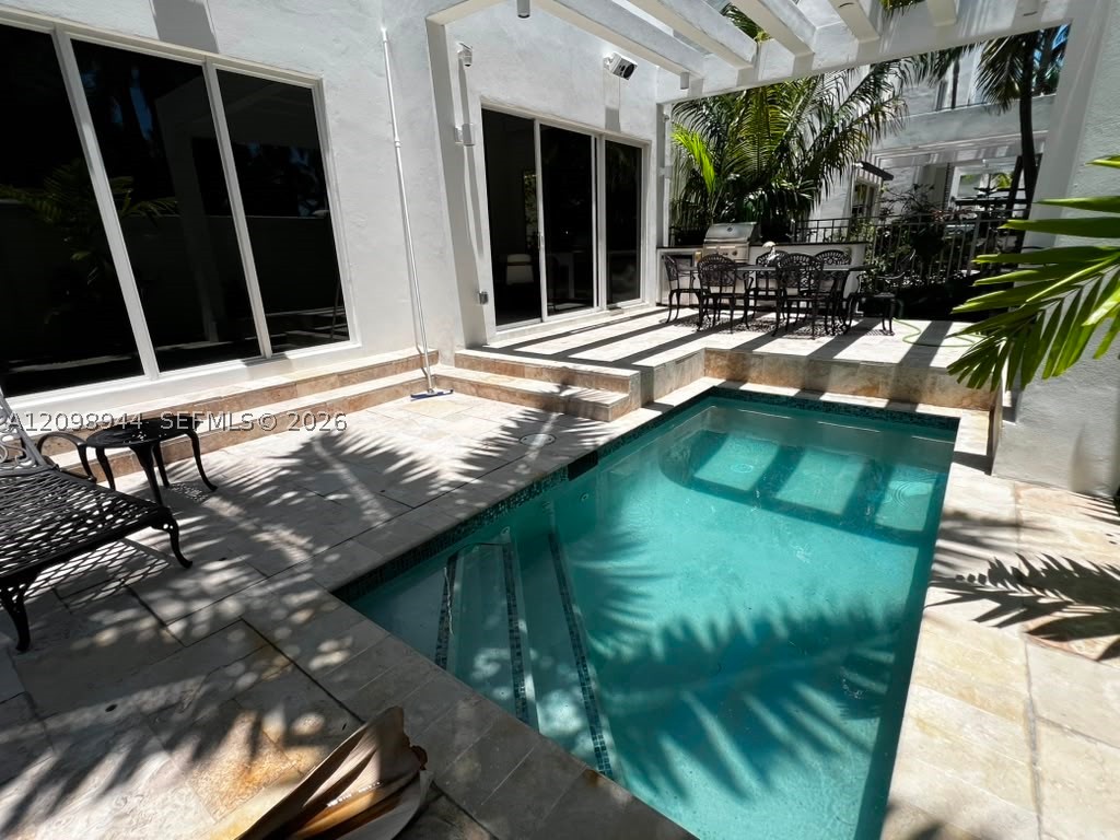 18975 Atlantic Blvd Sunny Isles Beach, FL 33160