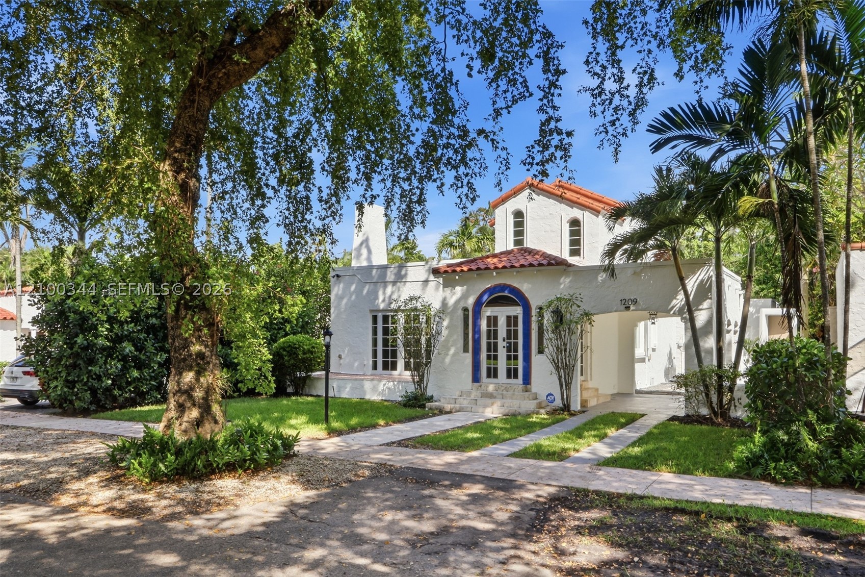 1209 La Mancha Ave