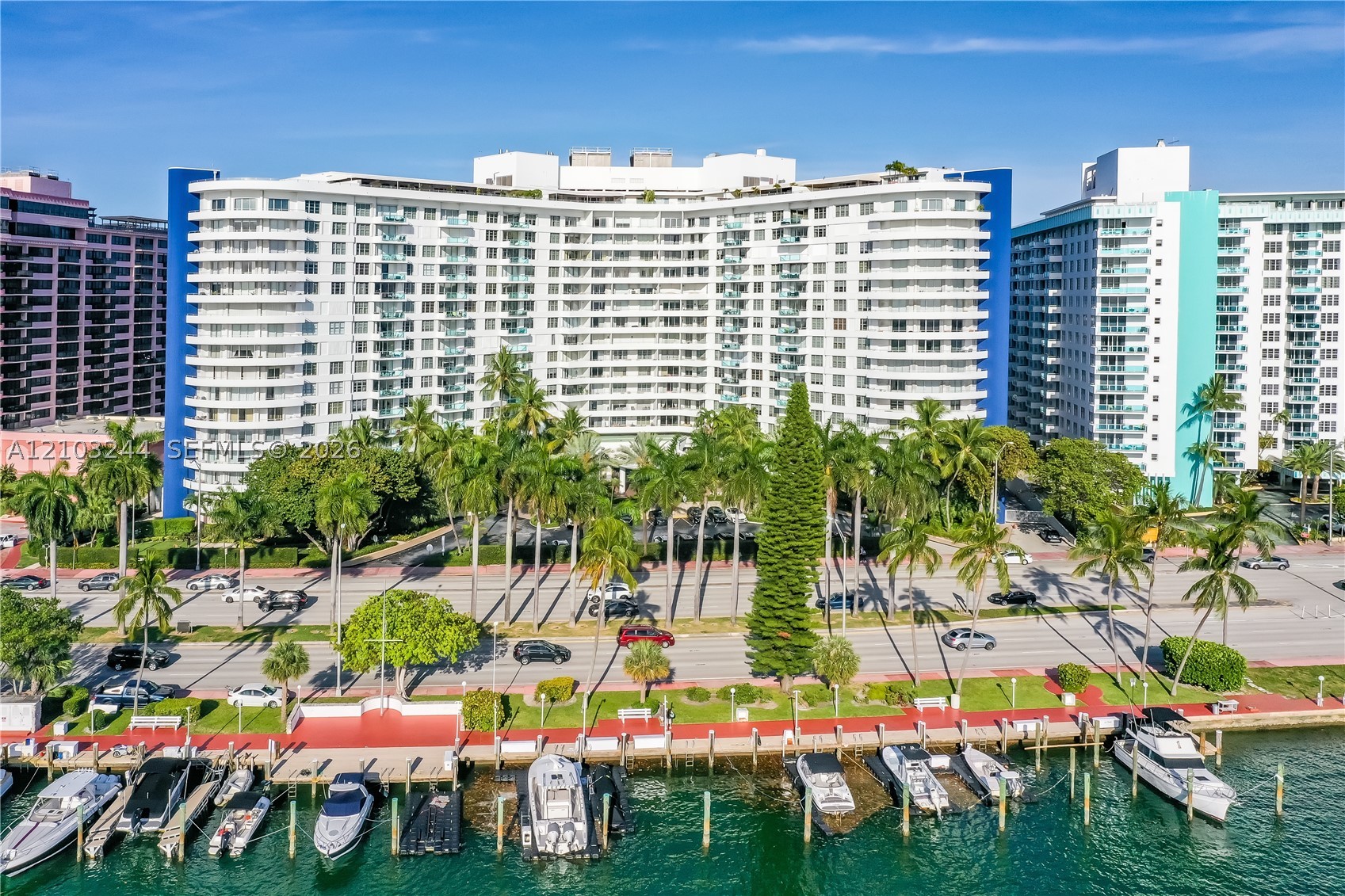 5161 Collins Ave #711