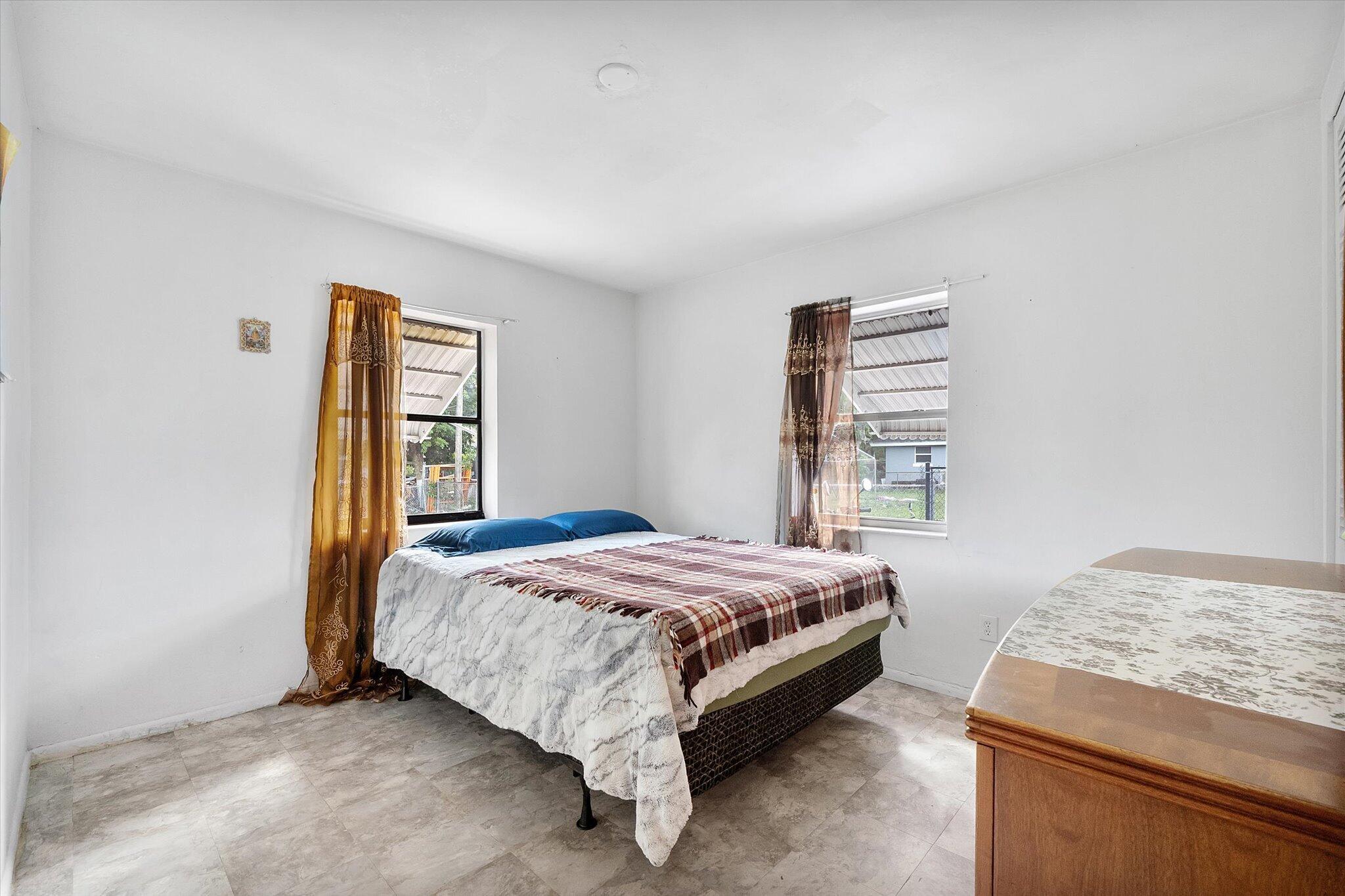 640 SW 28th Fort Lauderdale, FL 33312