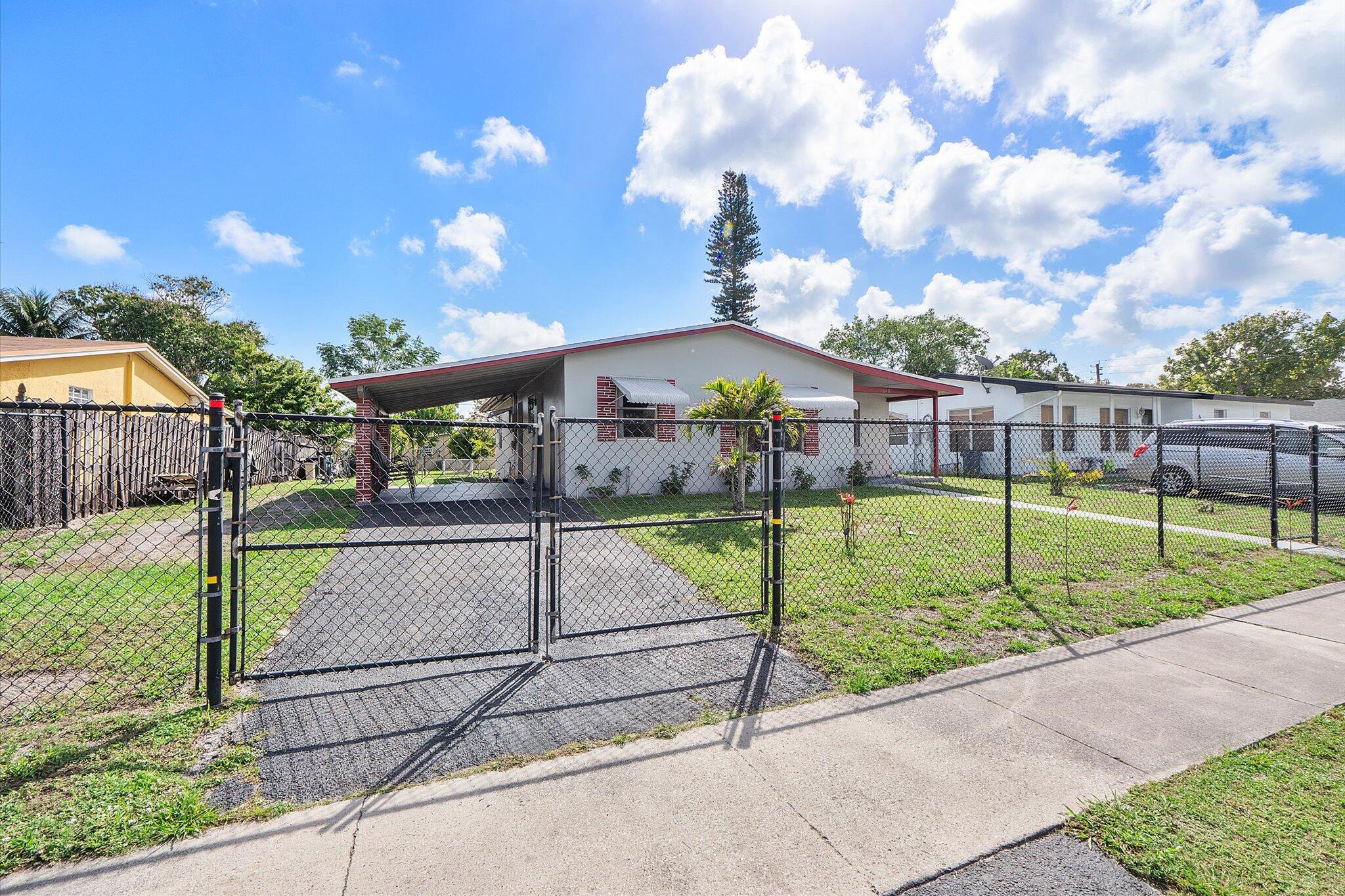 640 SW 28th Fort Lauderdale, FL 33312