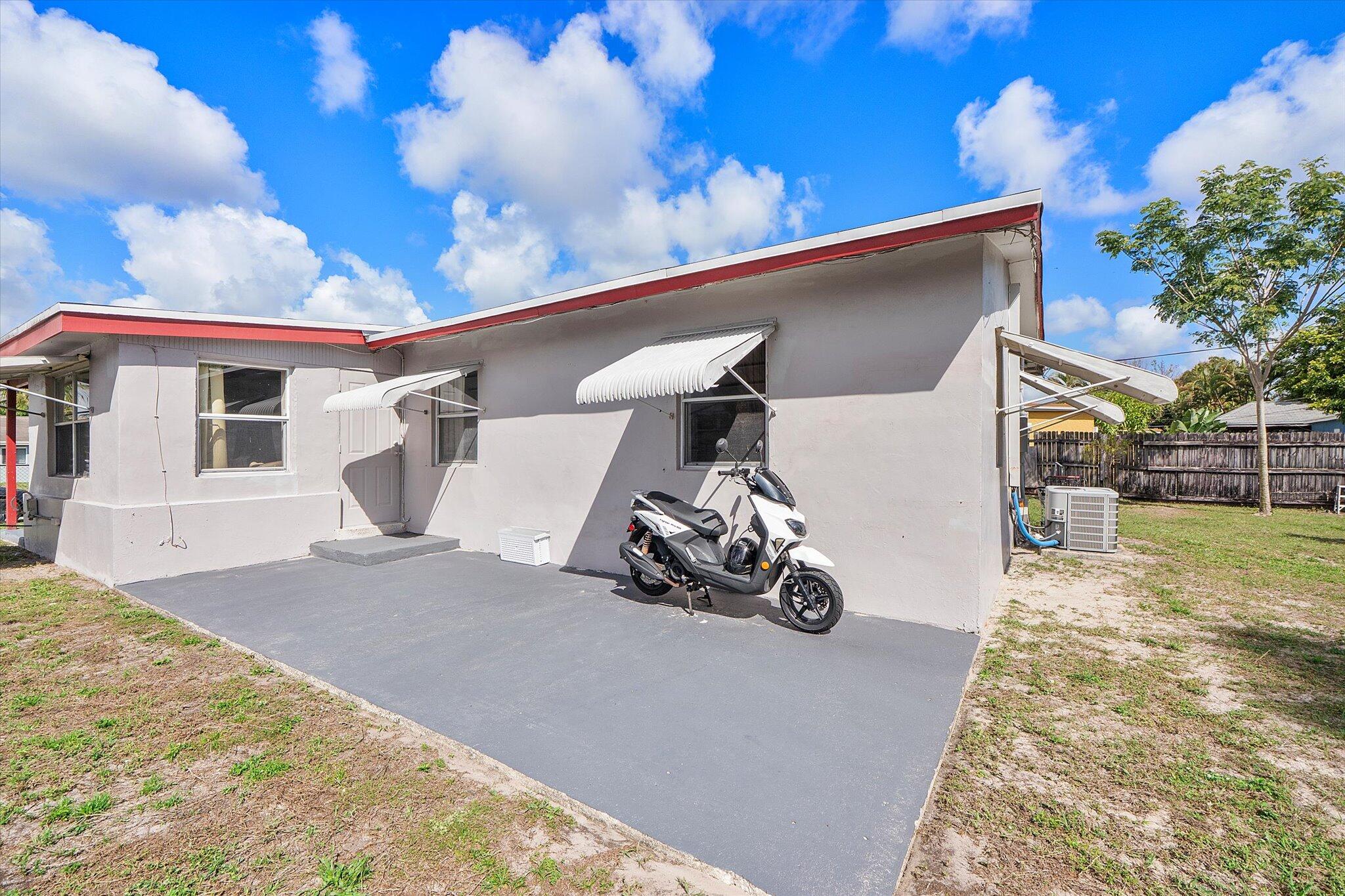 640 SW 28th Fort Lauderdale, FL 33312