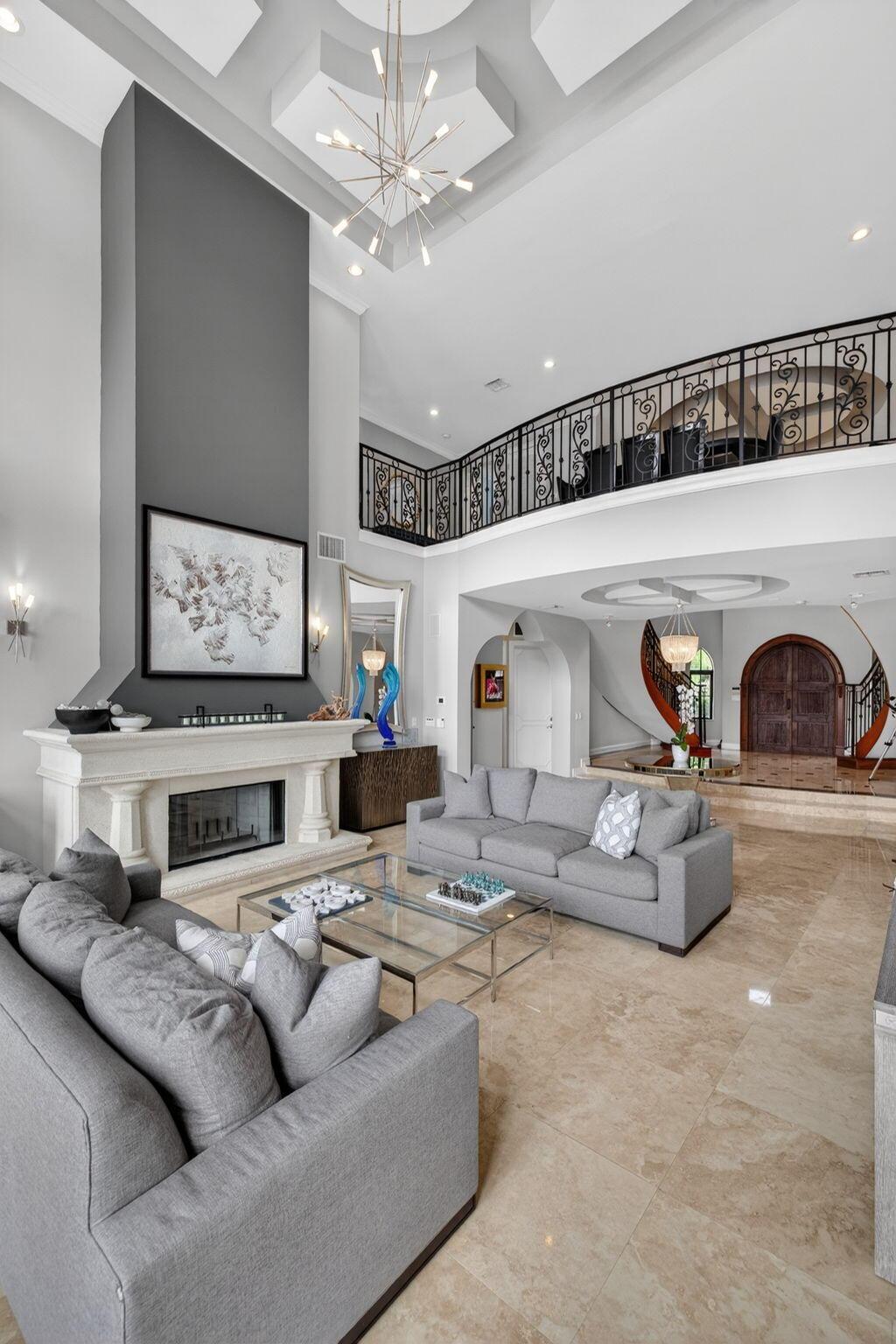 2406 Barcelona Fort Lauderdale, FL 33301