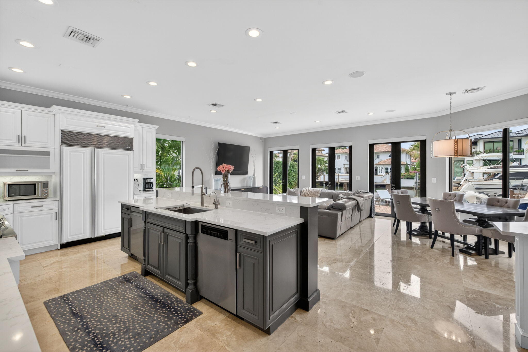 2406 Barcelona Fort Lauderdale, FL 33301