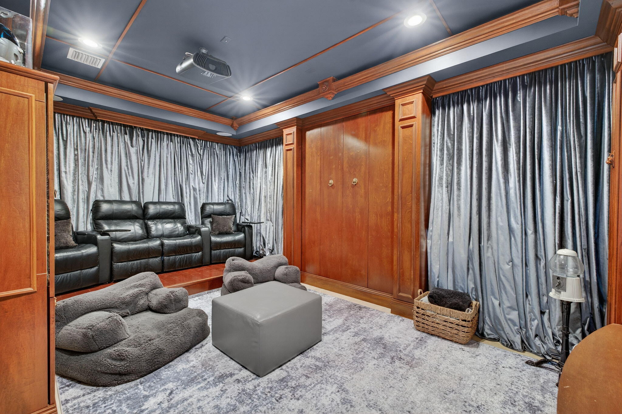 2406 Barcelona Fort Lauderdale, FL 33301