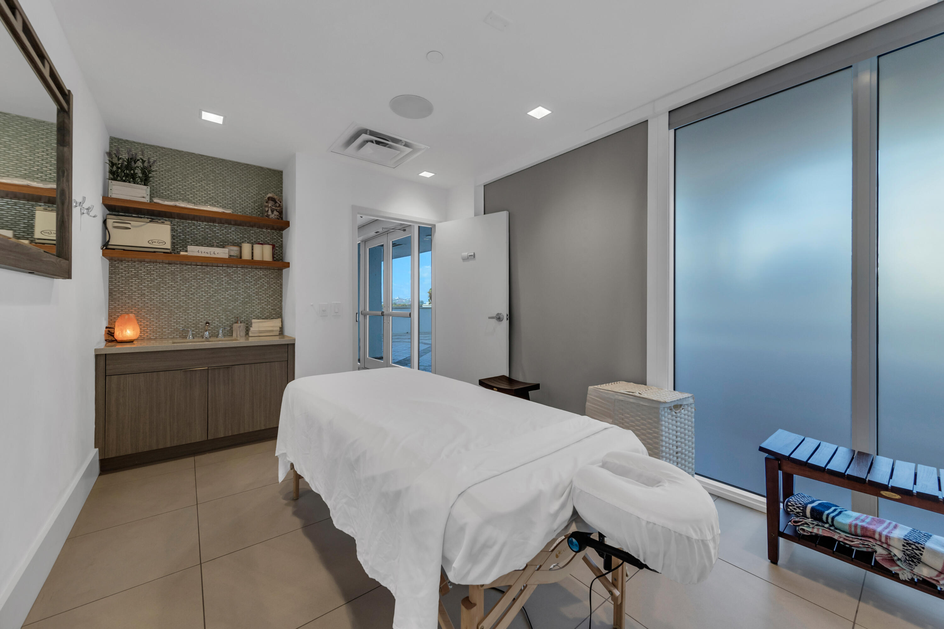2200 S Ocean #909 Fort Lauderdale, FL 33316