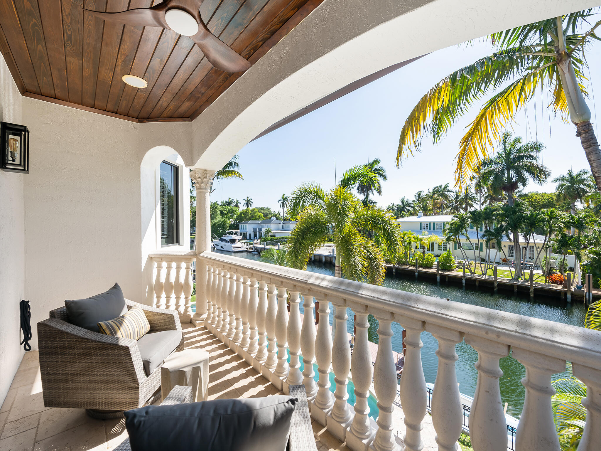 441 Royal Plz Fort Lauderdale, FL 33301