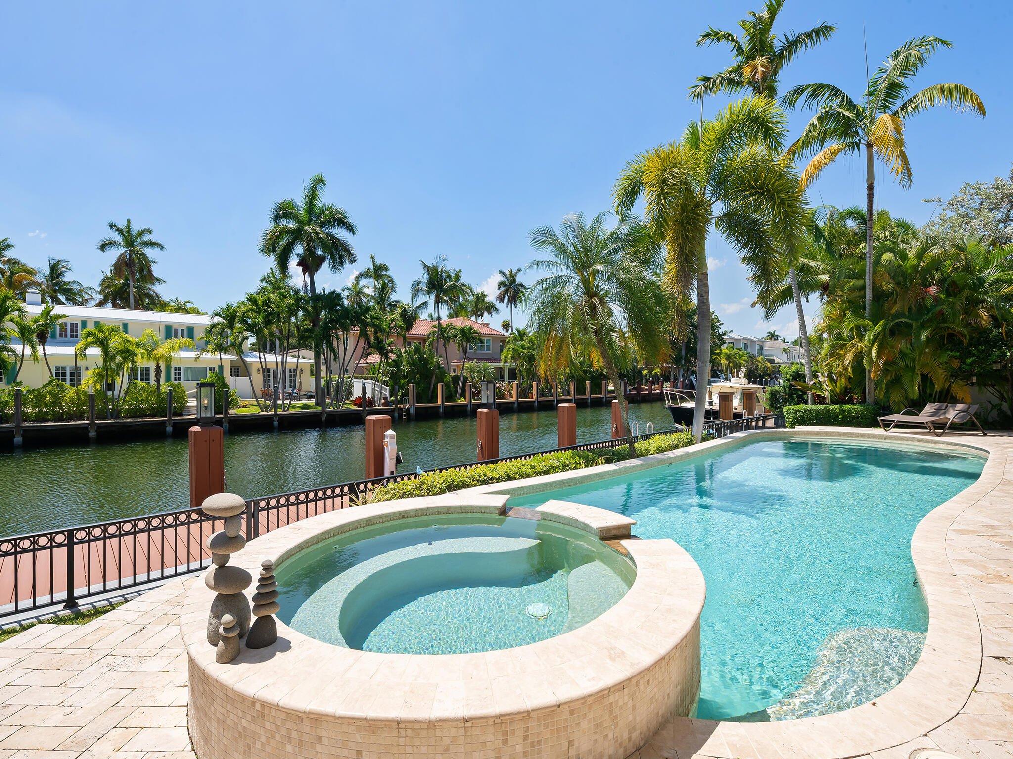 441 Royal Plz Fort Lauderdale, FL 33301