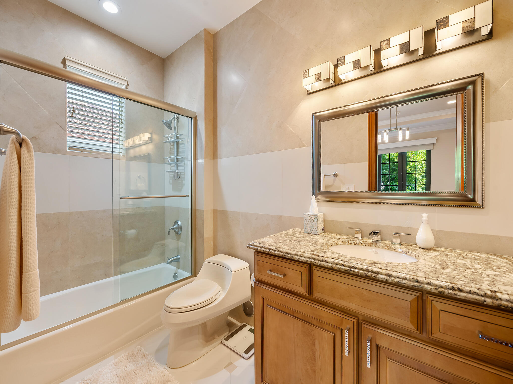 441 Royal Plz Fort Lauderdale, FL 33301