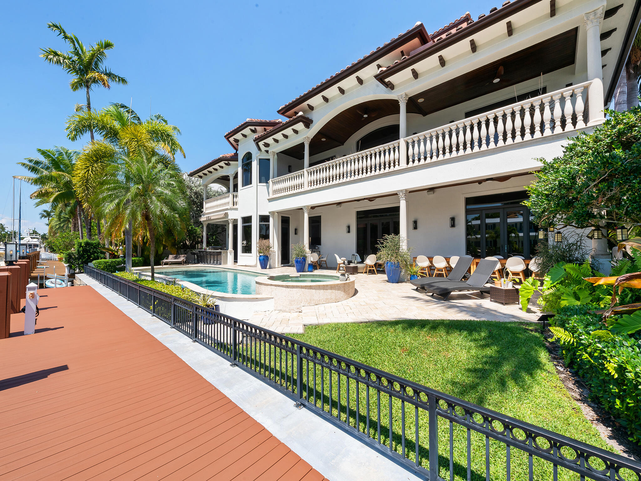 441 Royal Plz Fort Lauderdale, FL 33301