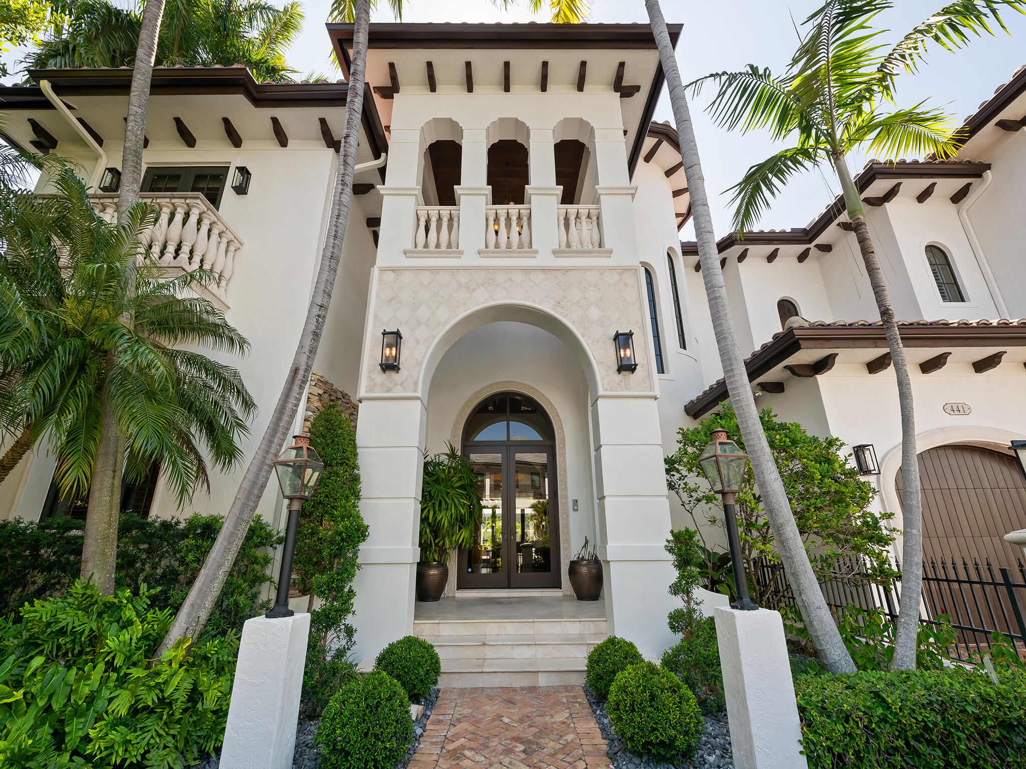 441 Royal Plz Fort Lauderdale, FL 33301