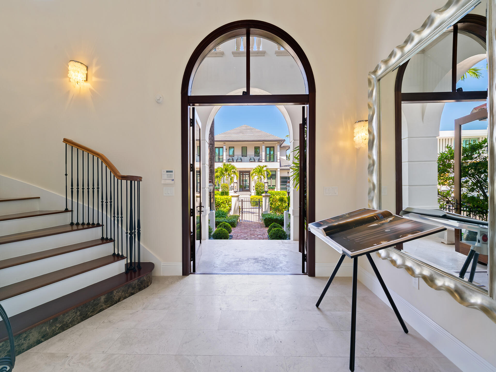 441 Royal Plz Fort Lauderdale, FL 33301