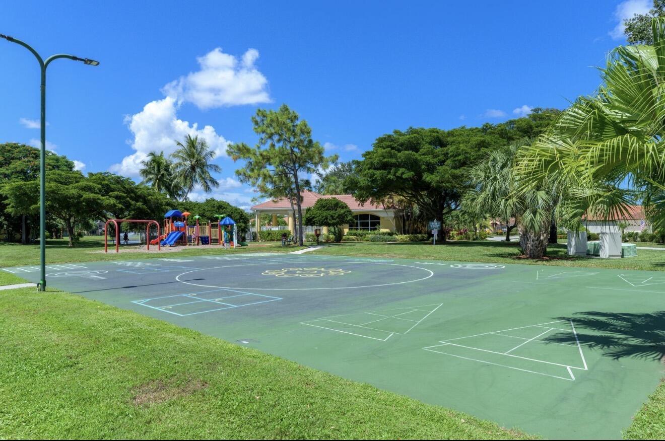 1073 Aspri Riviera Beach, FL 33418