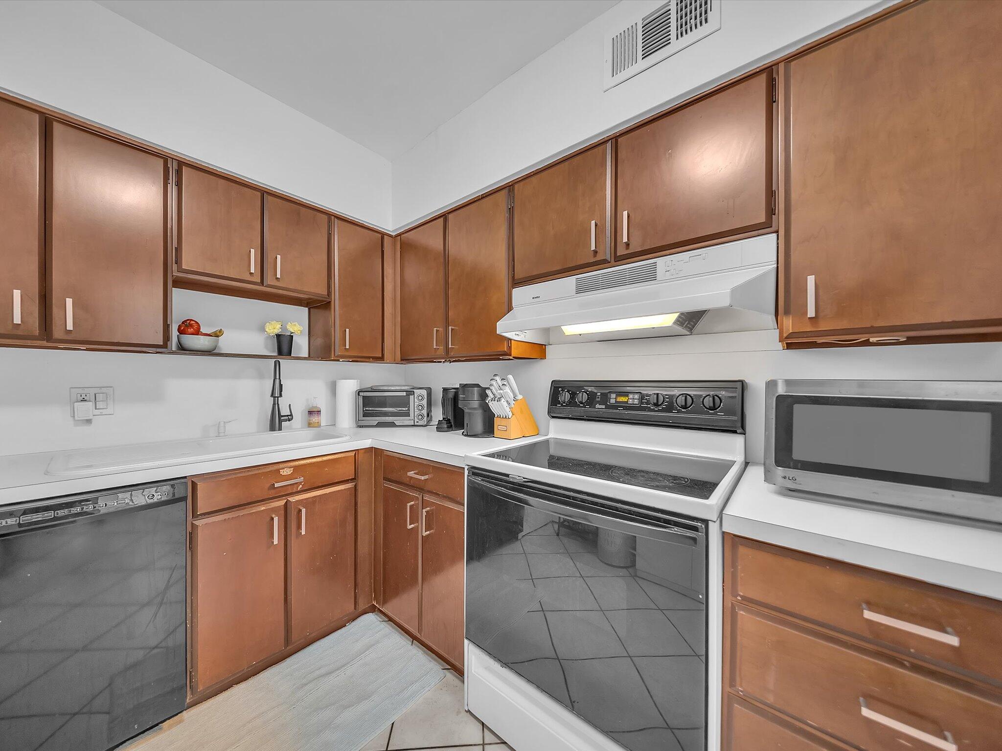 1150 Madruga #C302 Miami, FL 33146