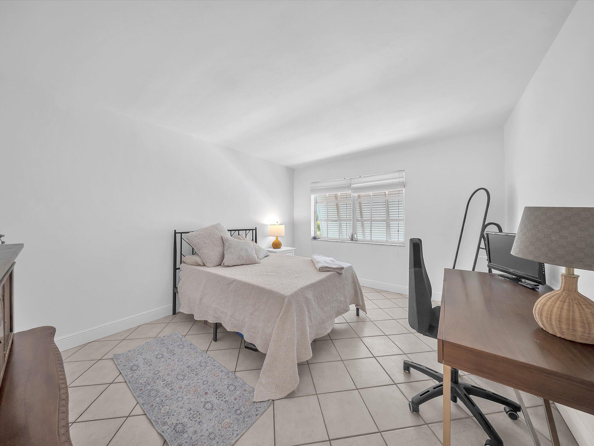 1150 Madruga #C302 Miami, FL 33146