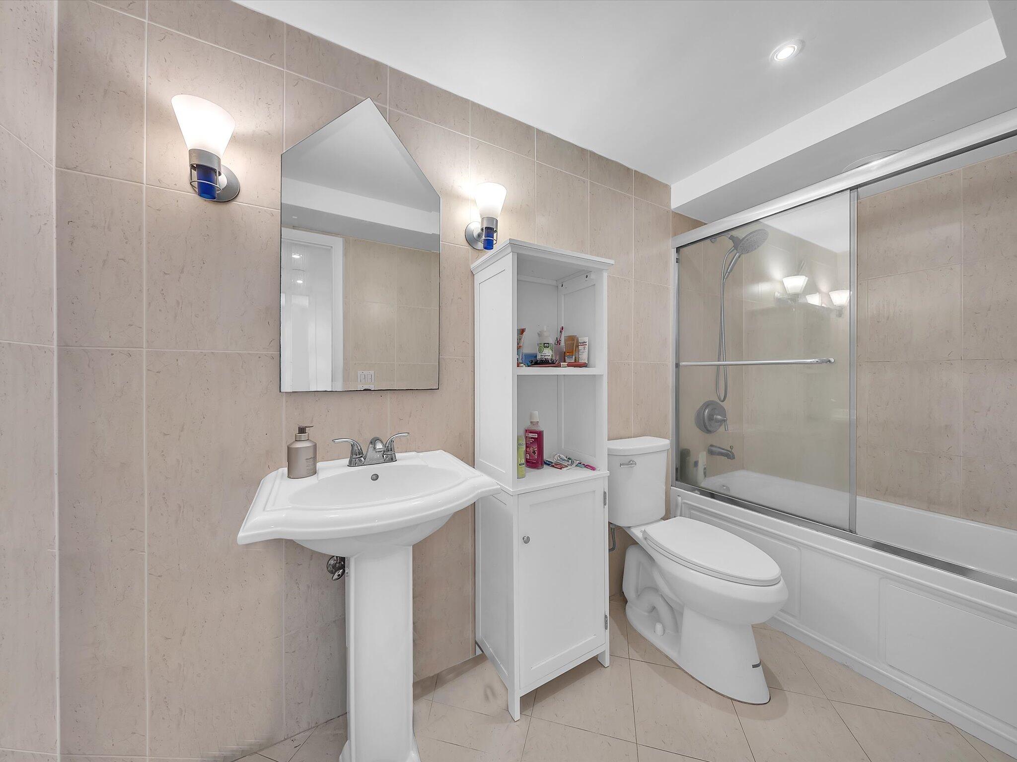 1150 Madruga #C302 Miami, FL 33146