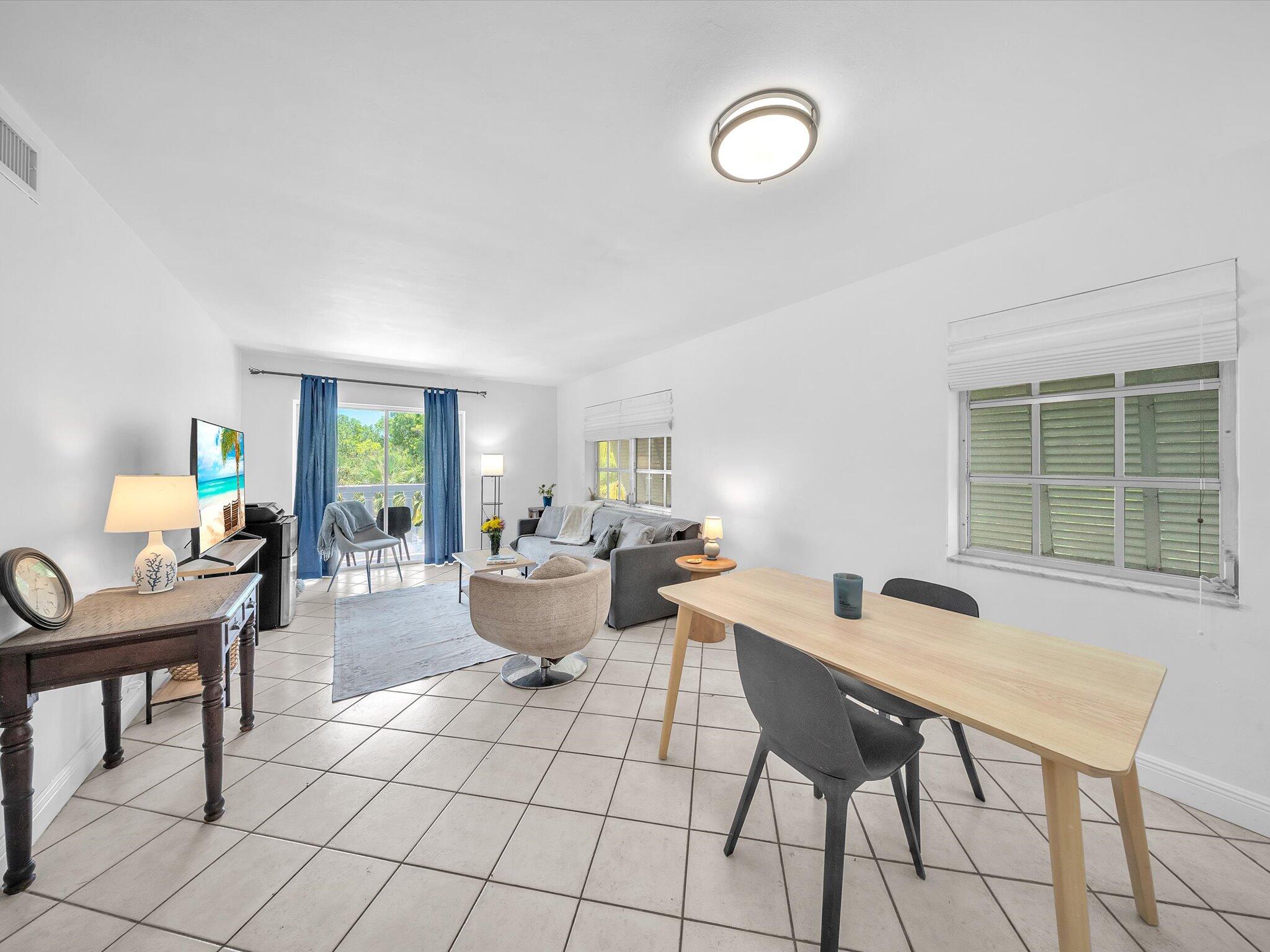 1150 Madruga #C302 Miami, FL 33146