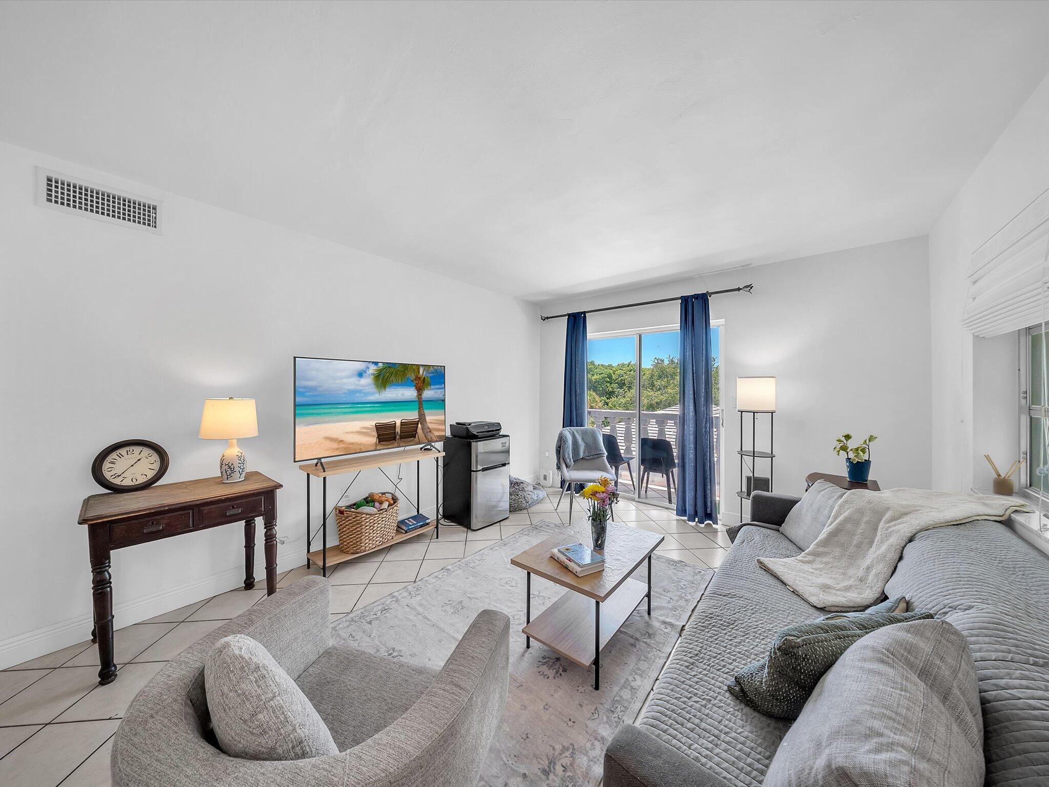 1150 Madruga #C302 Miami, FL 33146