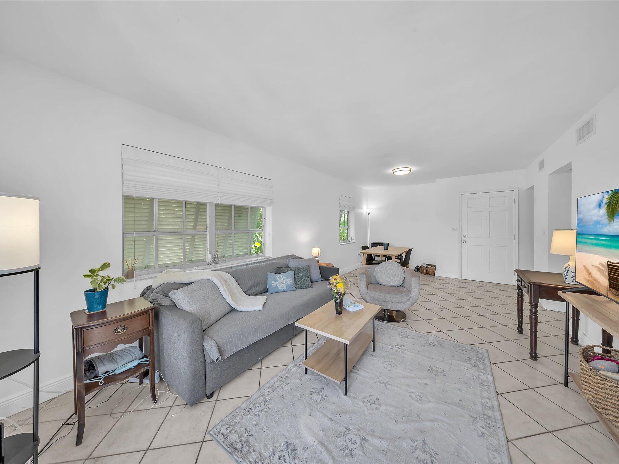 1150 Madruga #C302 Miami, FL 33146
