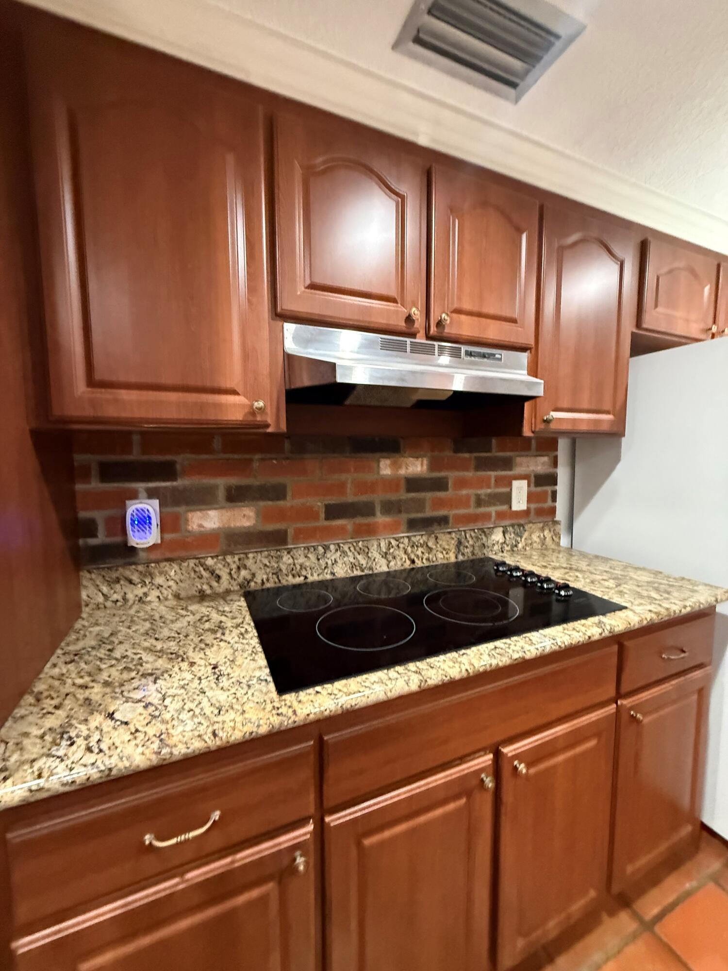 1916 Harbourview Dr Fort Lauderdale, FL 33316