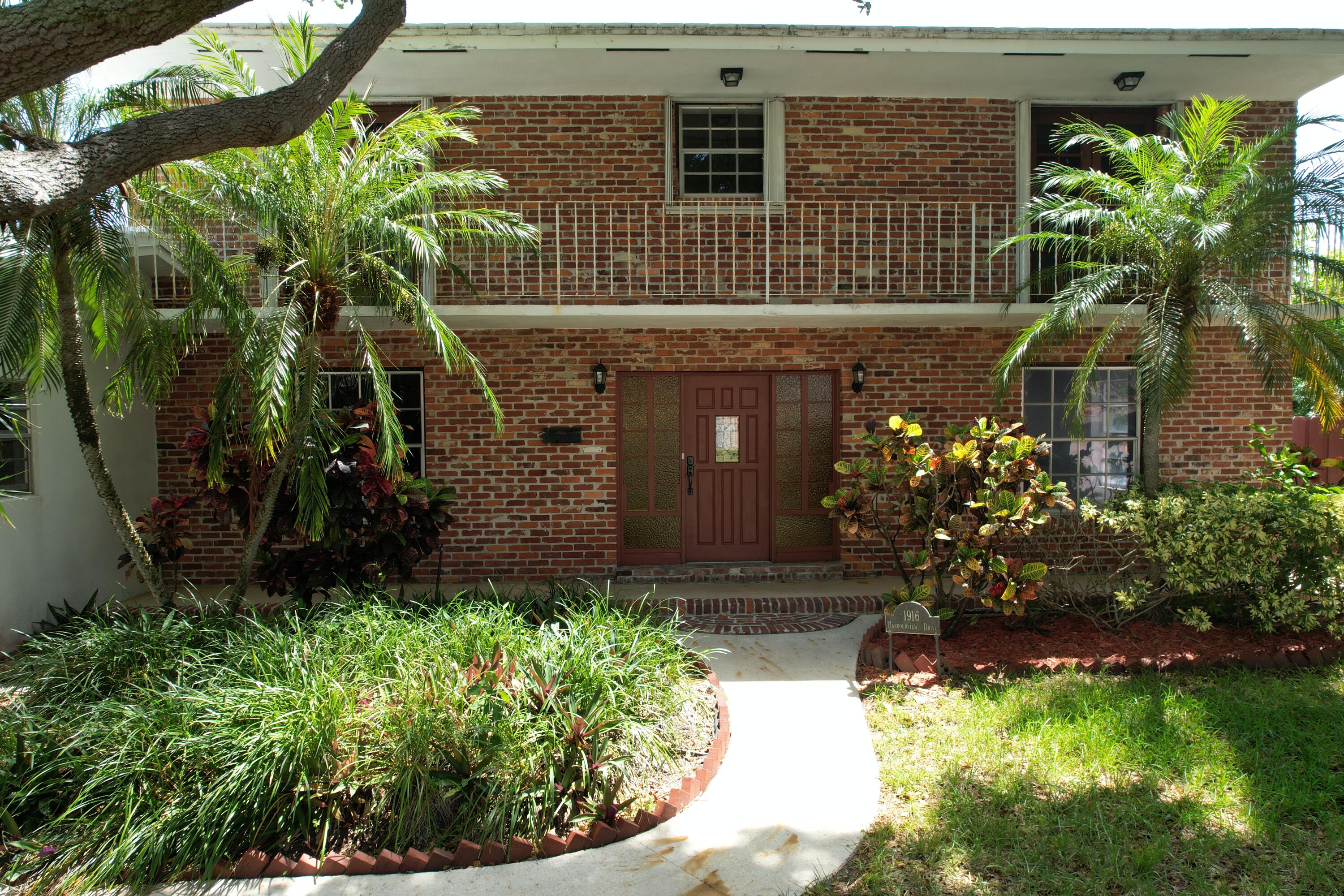 1916 Harbourview Dr Fort Lauderdale, FL 33316