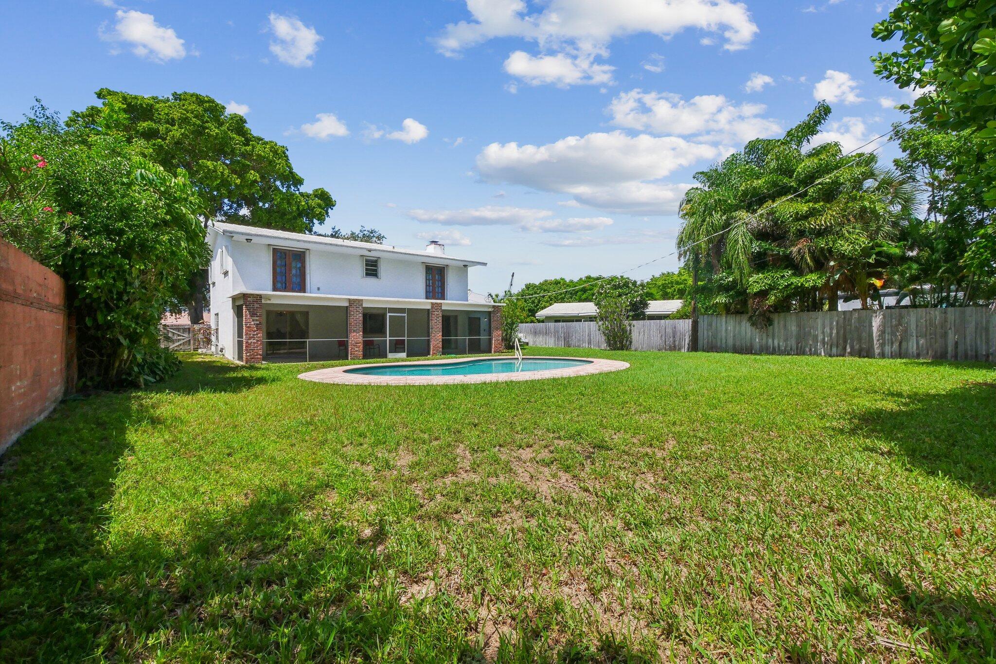 1916 Harbourview Dr Fort Lauderdale, FL 33316