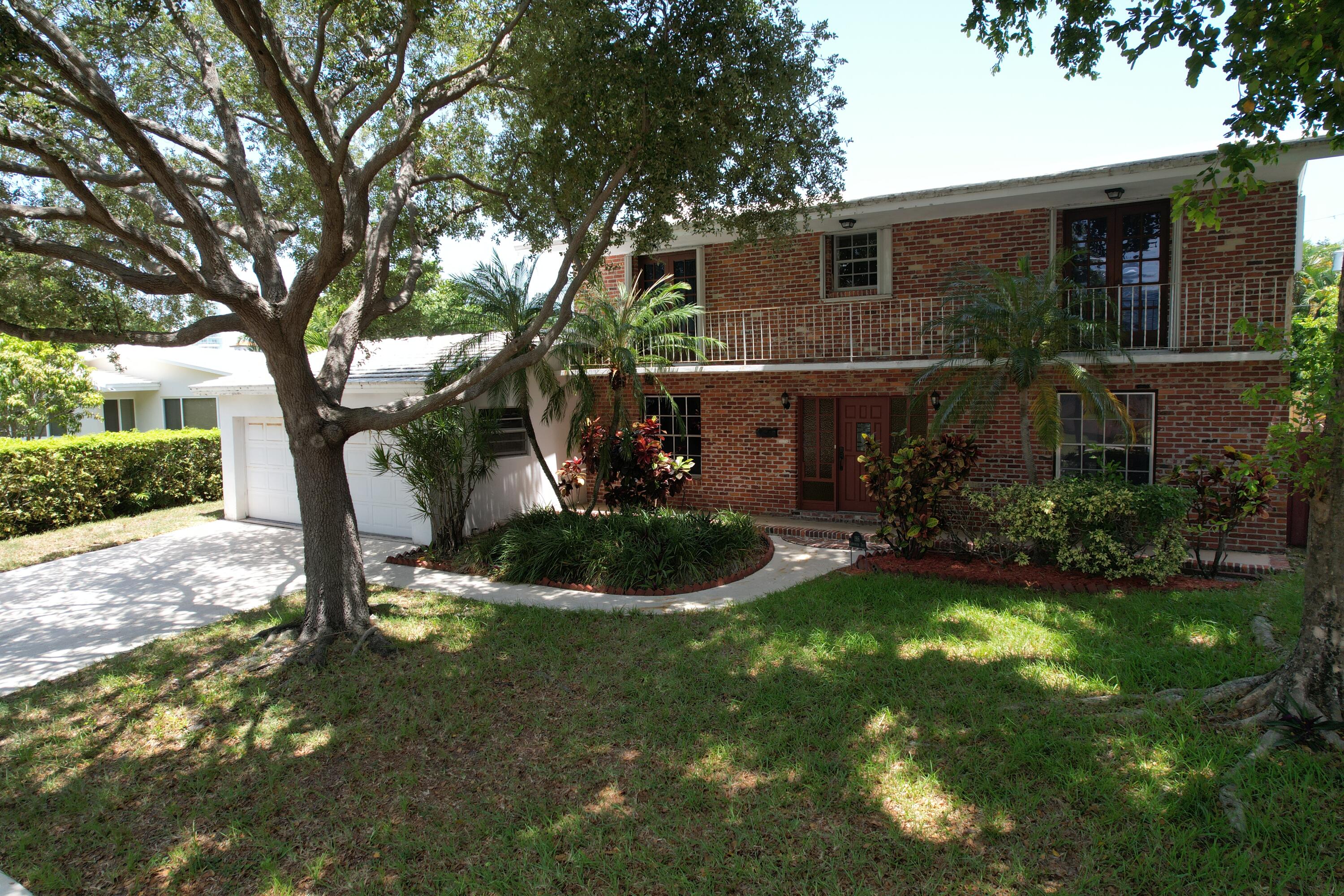 1916 Harbourview Dr Fort Lauderdale, FL 33316