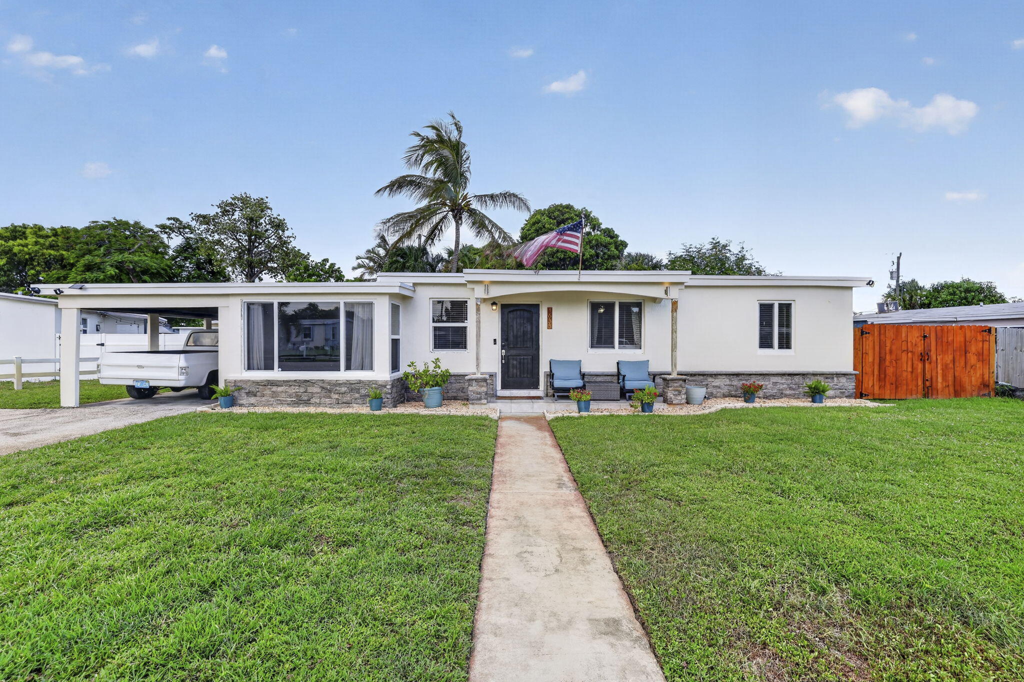 1633 NE 51st Ct