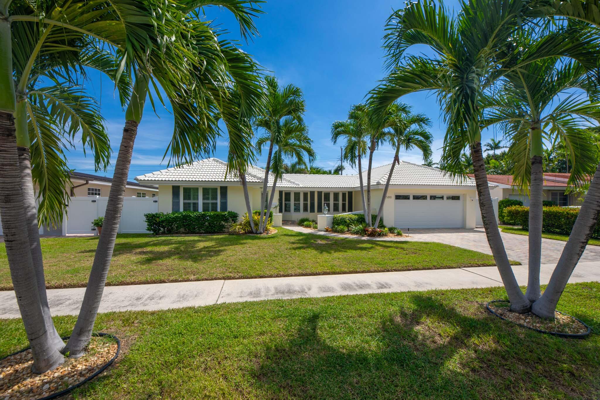 5810 NE 21st Ave Fort Lauderdale, FL 33308