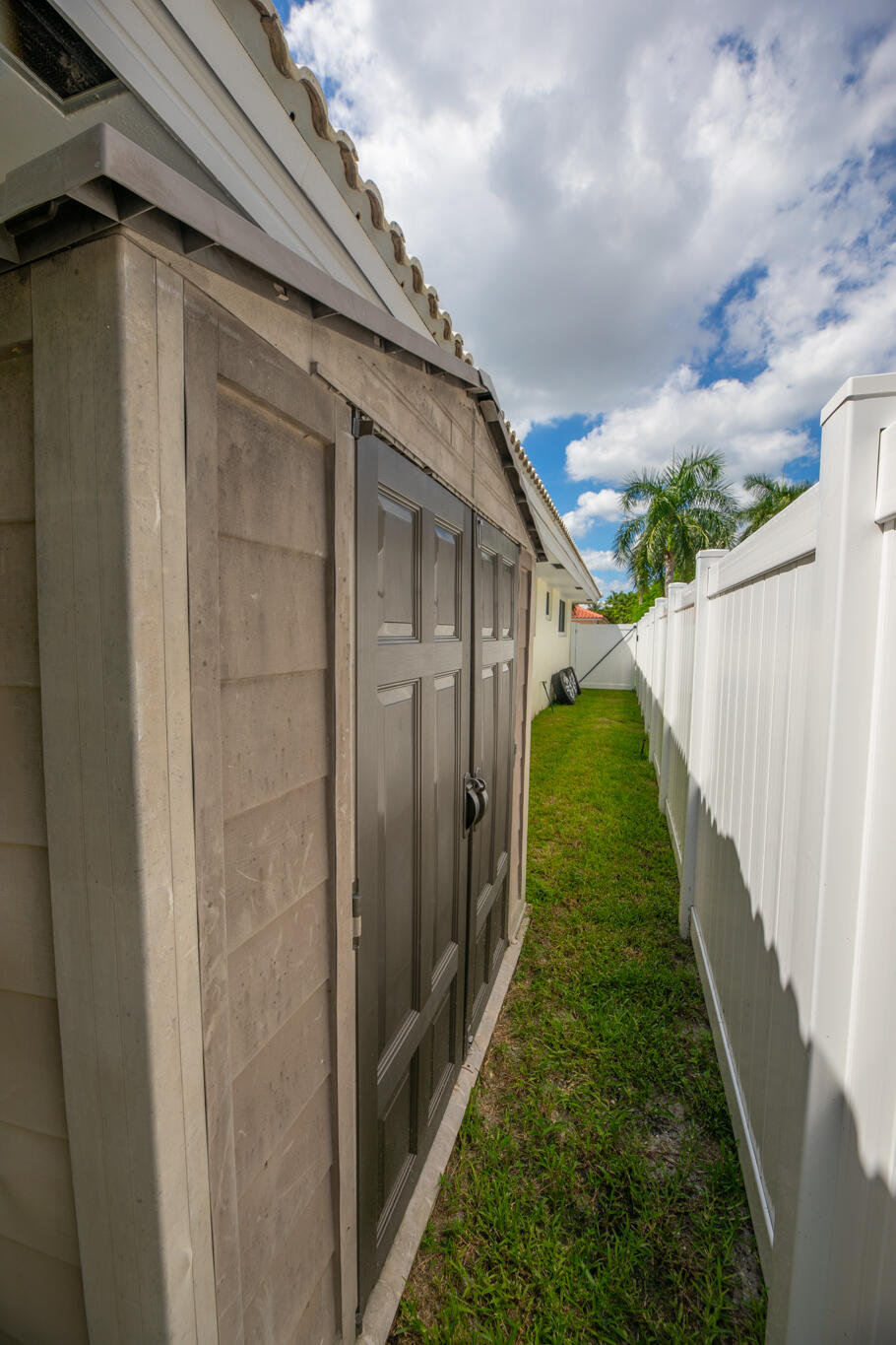 5810 NE 21st Ave Fort Lauderdale, FL 33308