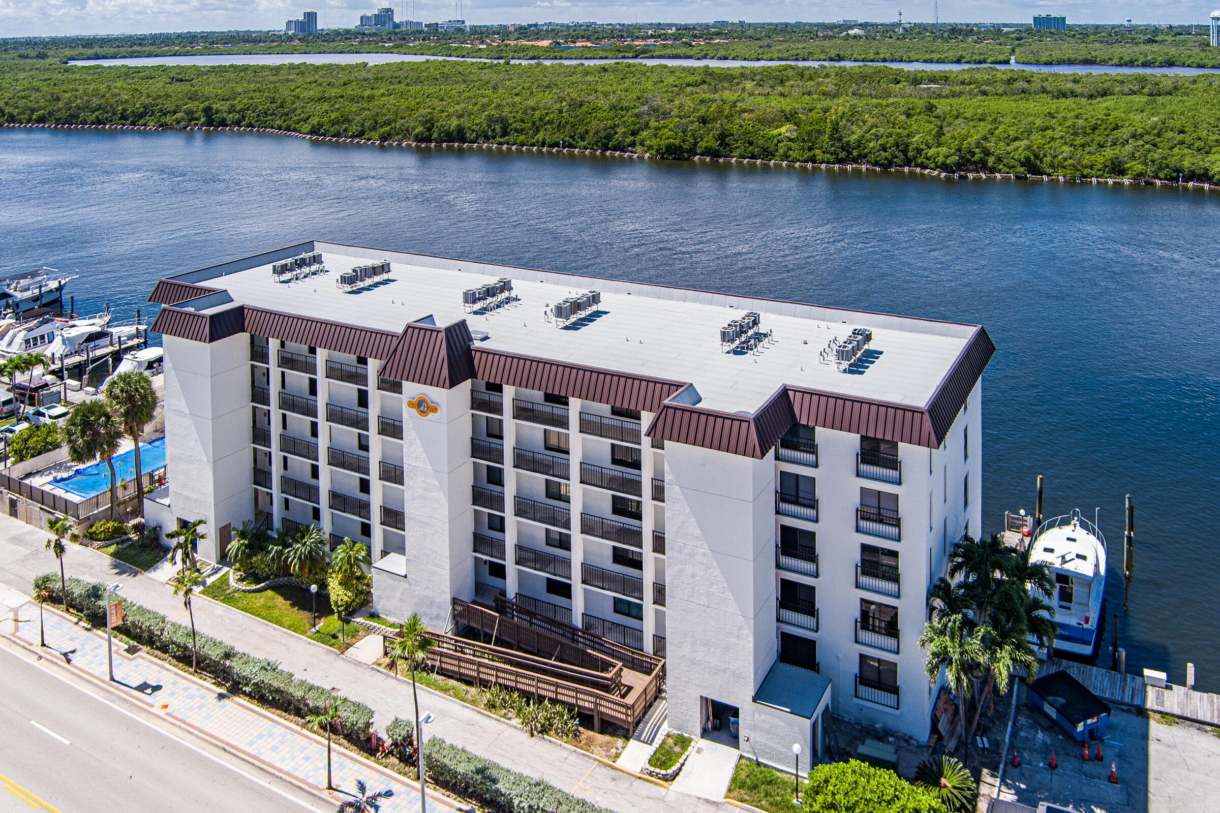 3200 N Ocean Dr #402