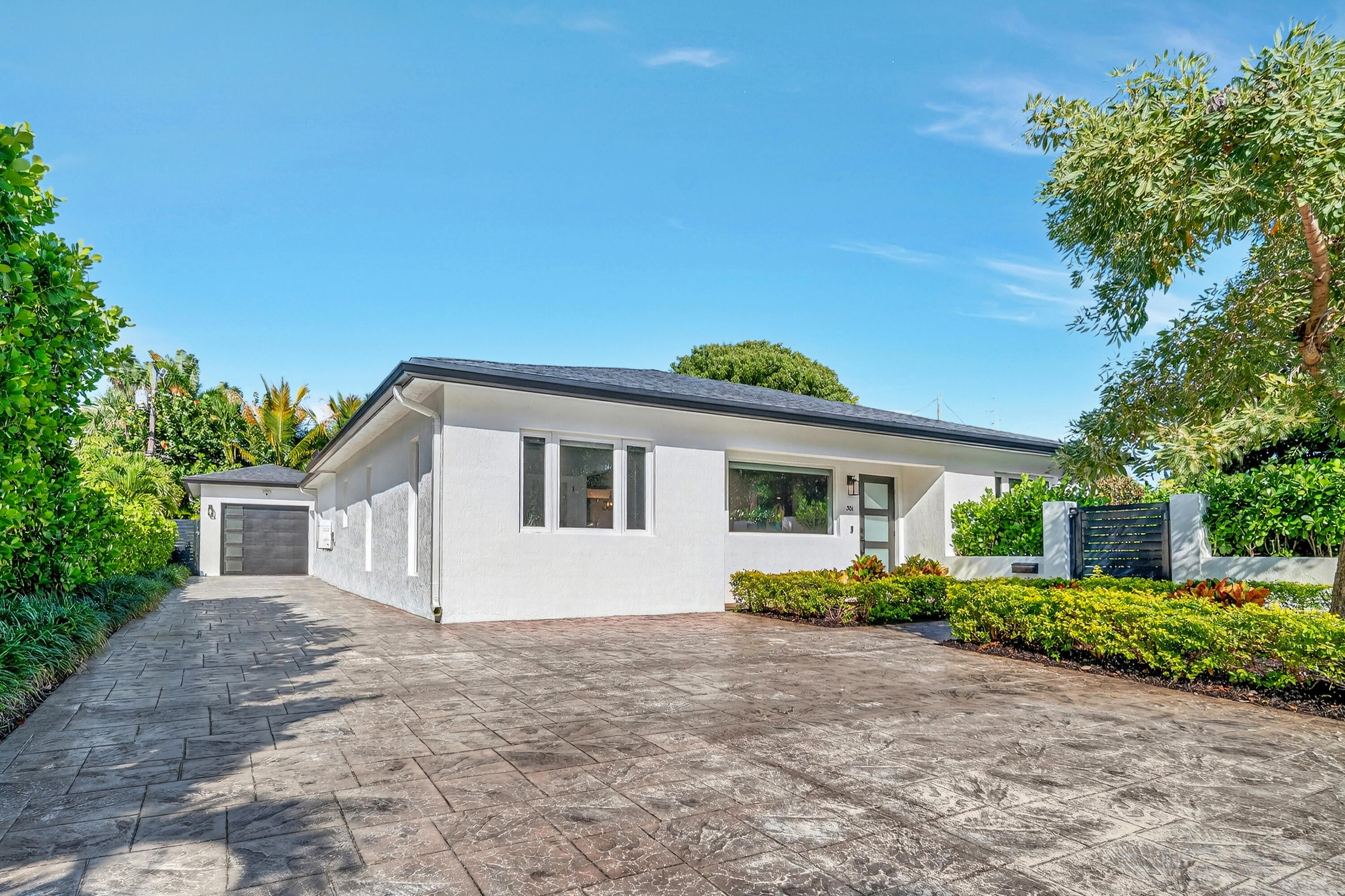 301 Pilgrim Rd