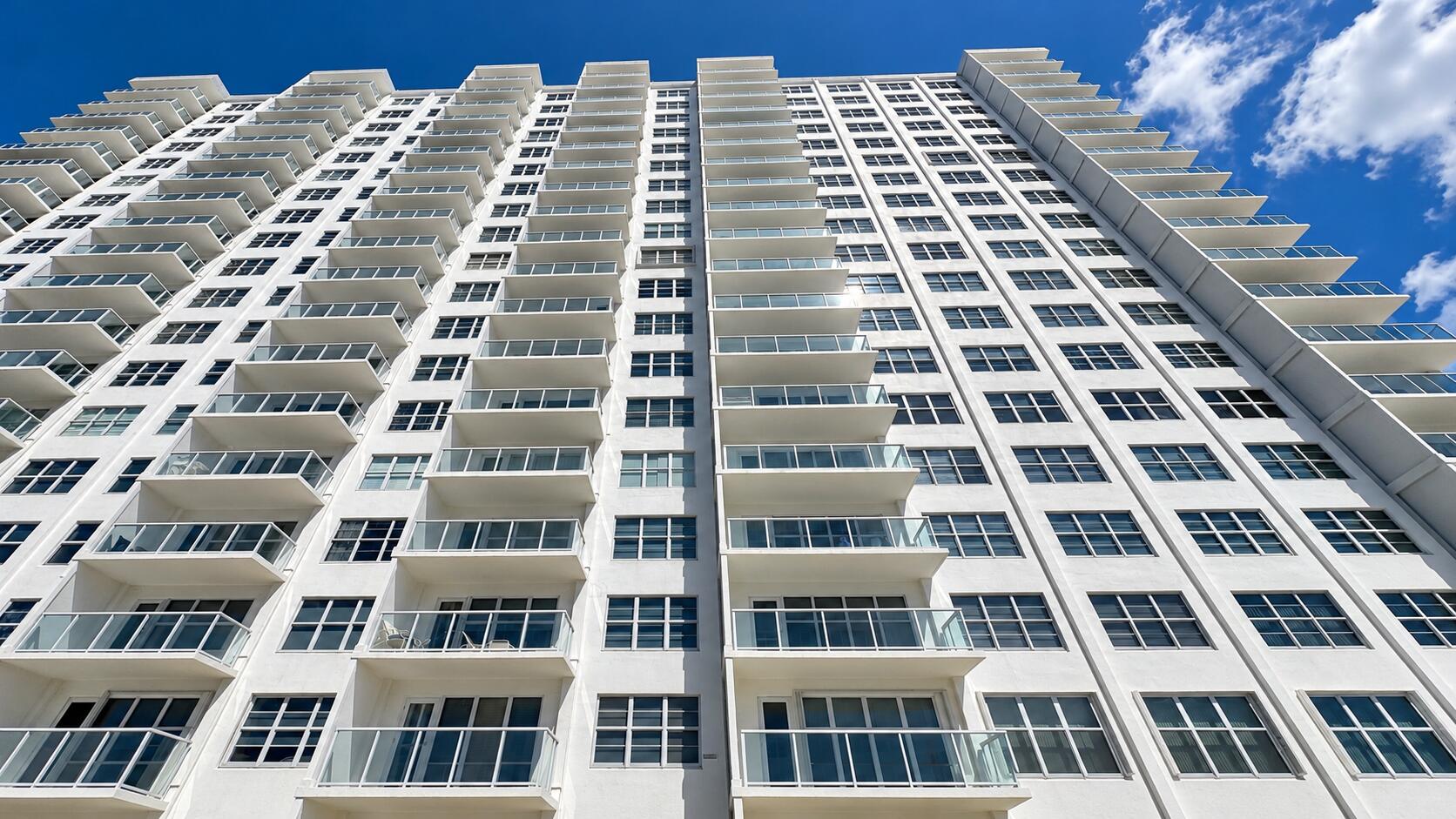 3750 Galt Ocean Dr #1705 Fort Lauderdale, FL 33308