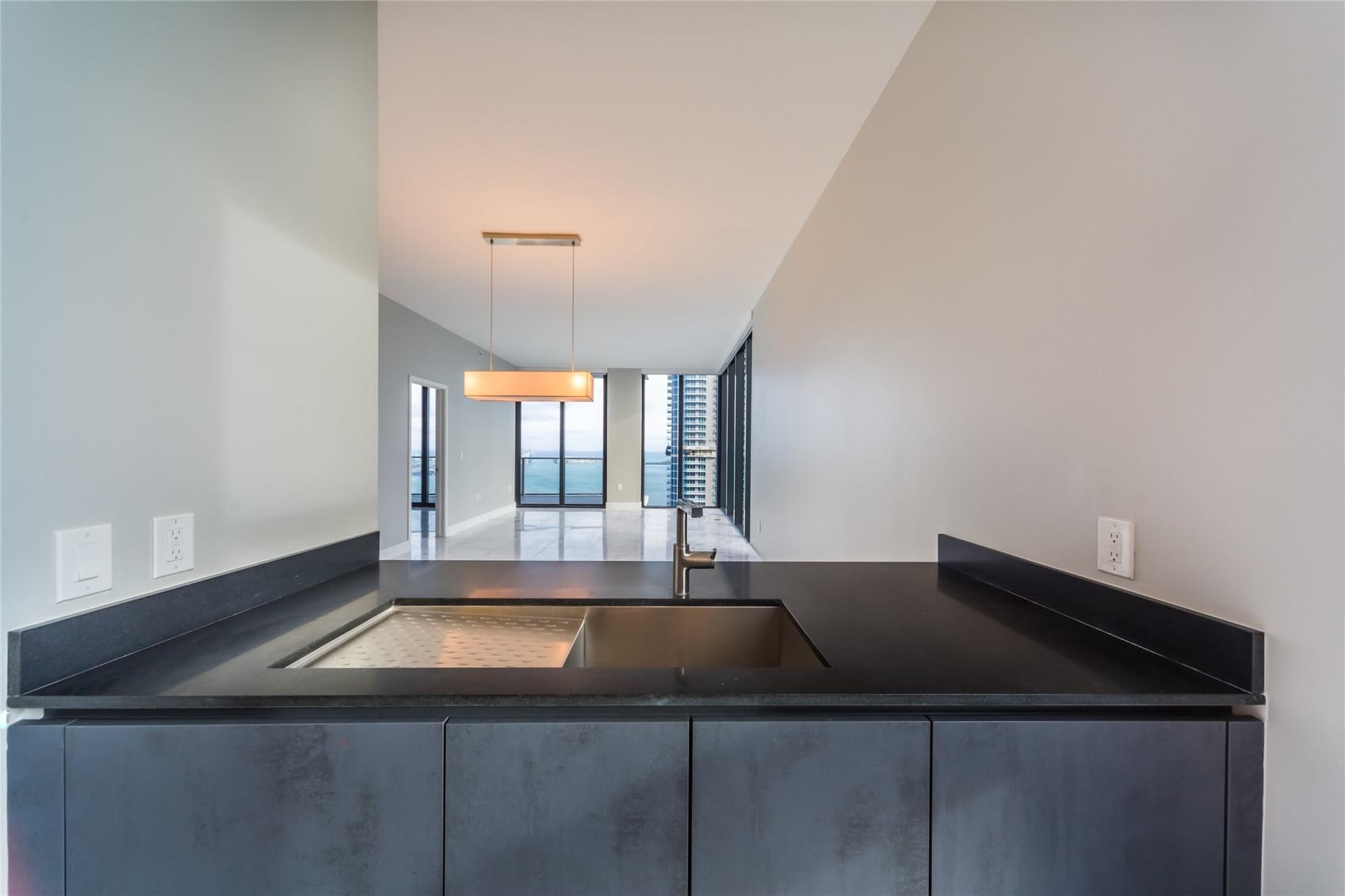 1010 Brickell Ave #4805 Miami, FL 33131