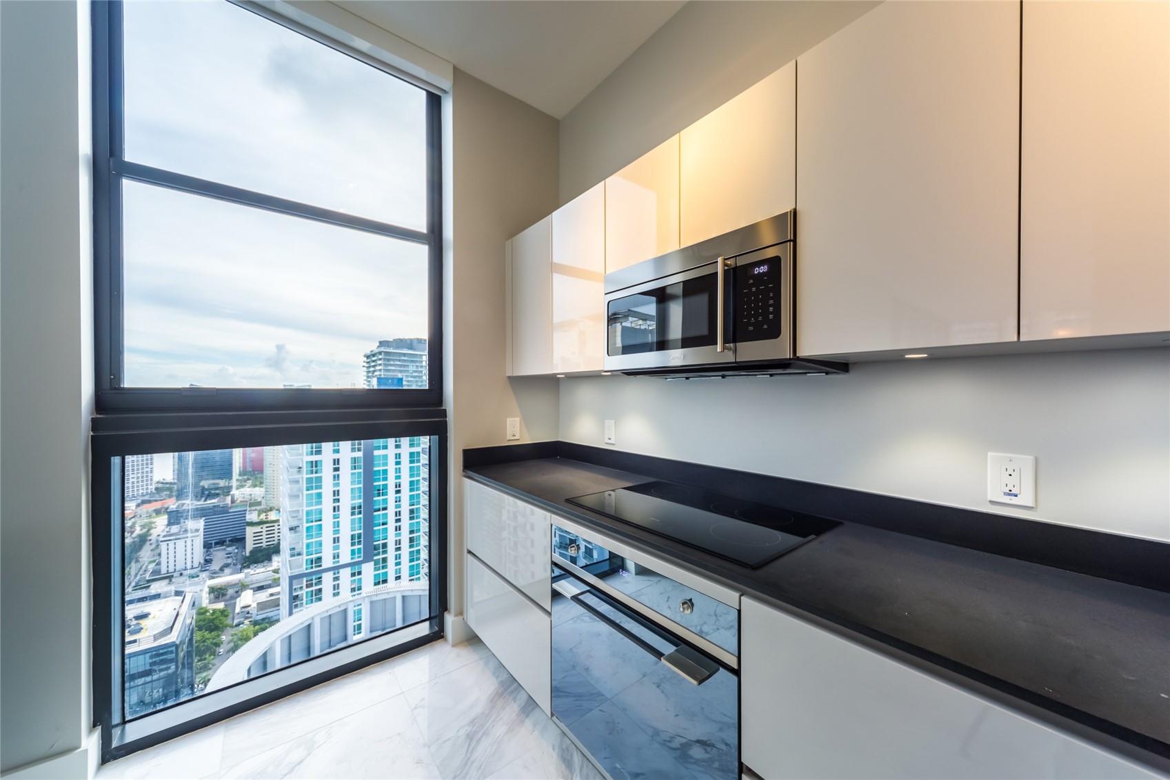 1010 Brickell Ave #4805 Miami, FL 33131
