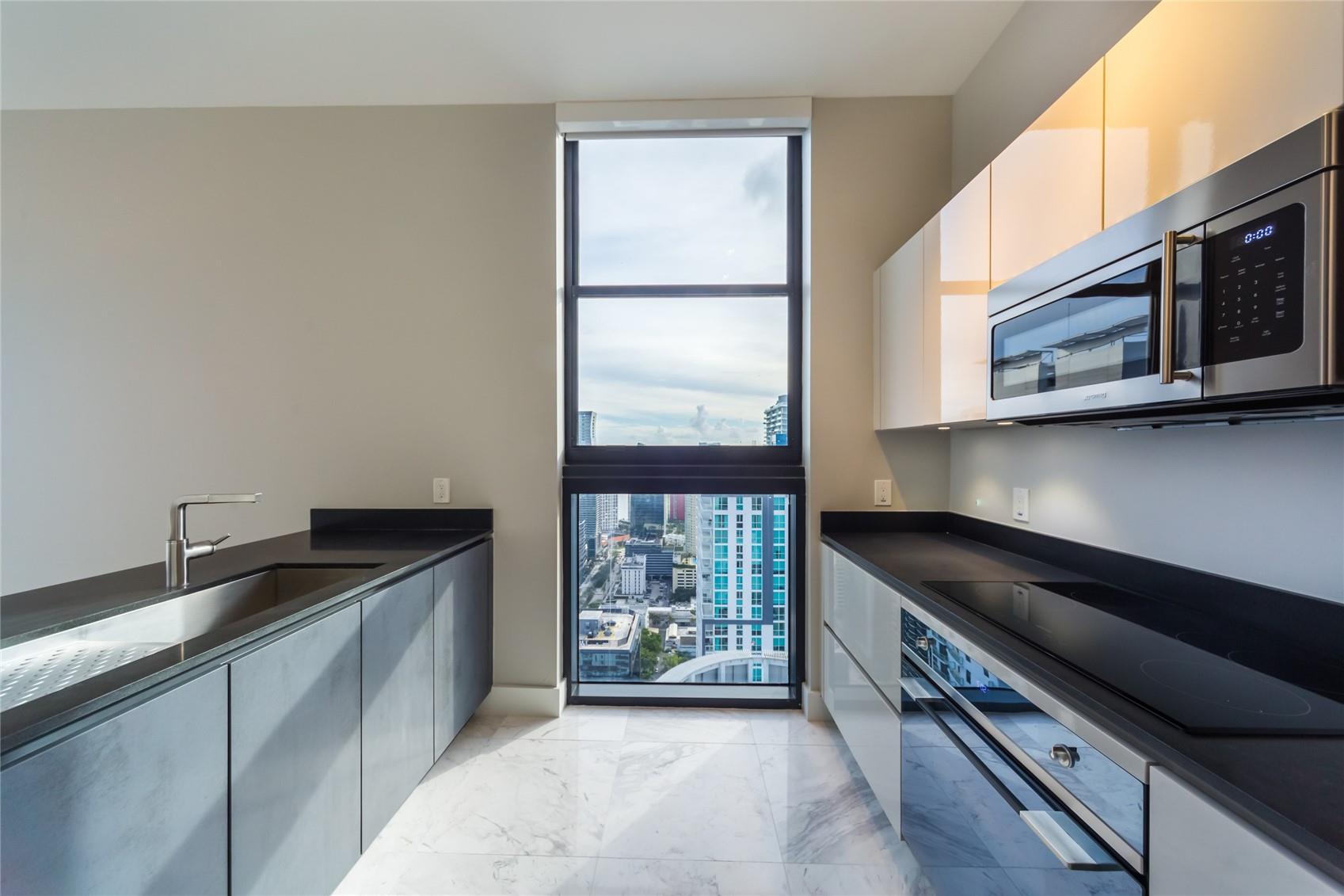 1010 Brickell Ave #4805 Miami, FL 33131