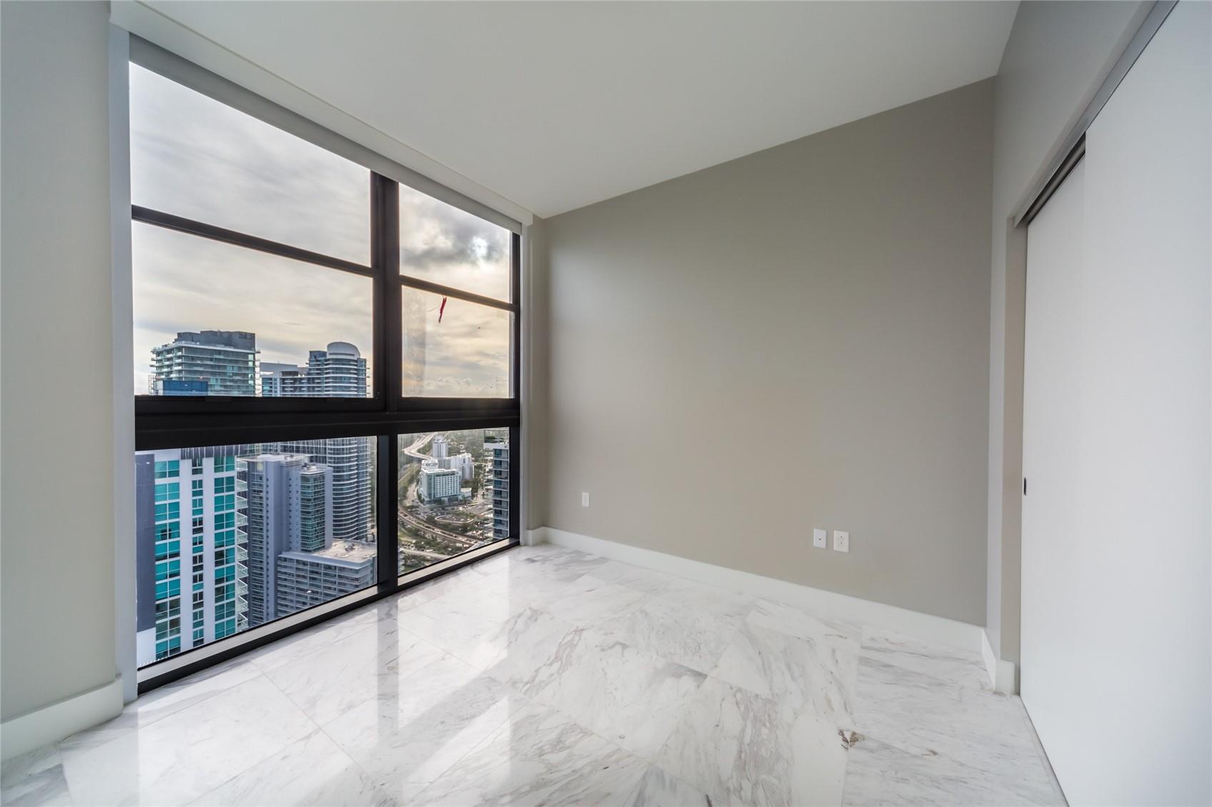 1010 Brickell Ave #4805 Miami, FL 33131