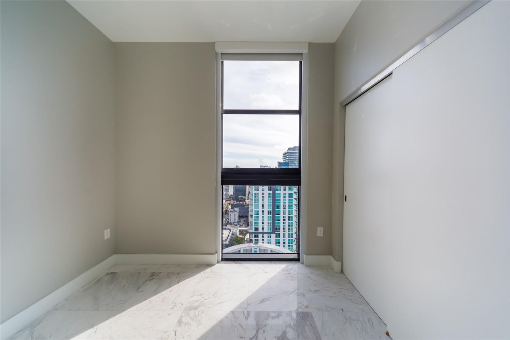 1010 Brickell Ave #4805 Miami, FL 33131