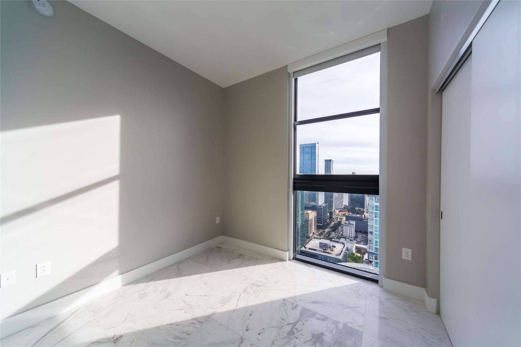 1010 Brickell Ave #4805 Miami, FL 33131