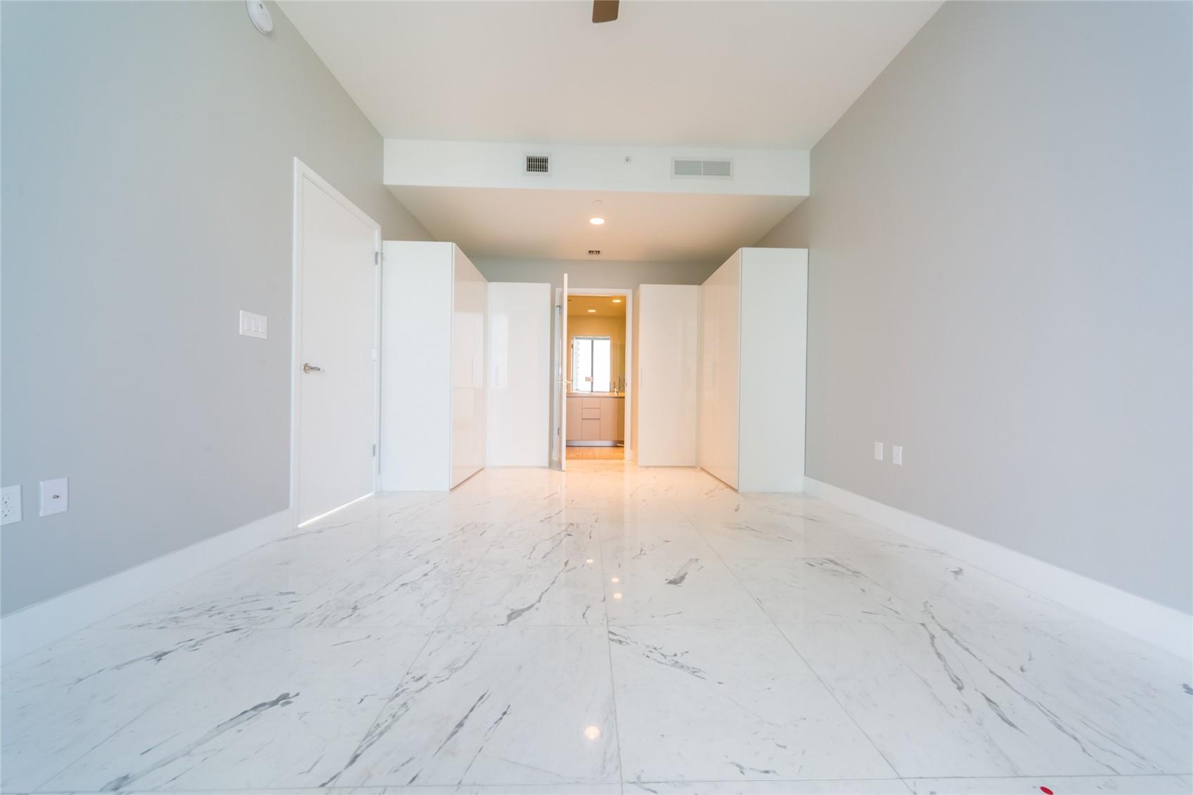 1010 Brickell Ave #4805 Miami, FL 33131