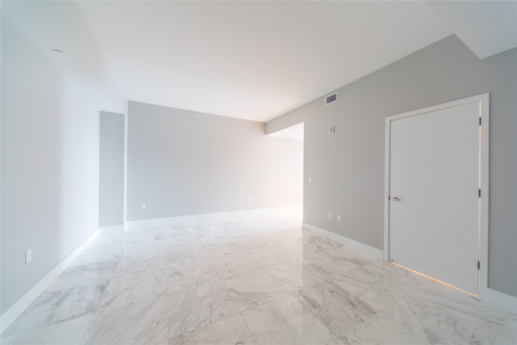 1010 Brickell Ave #4805 Miami, FL 33131