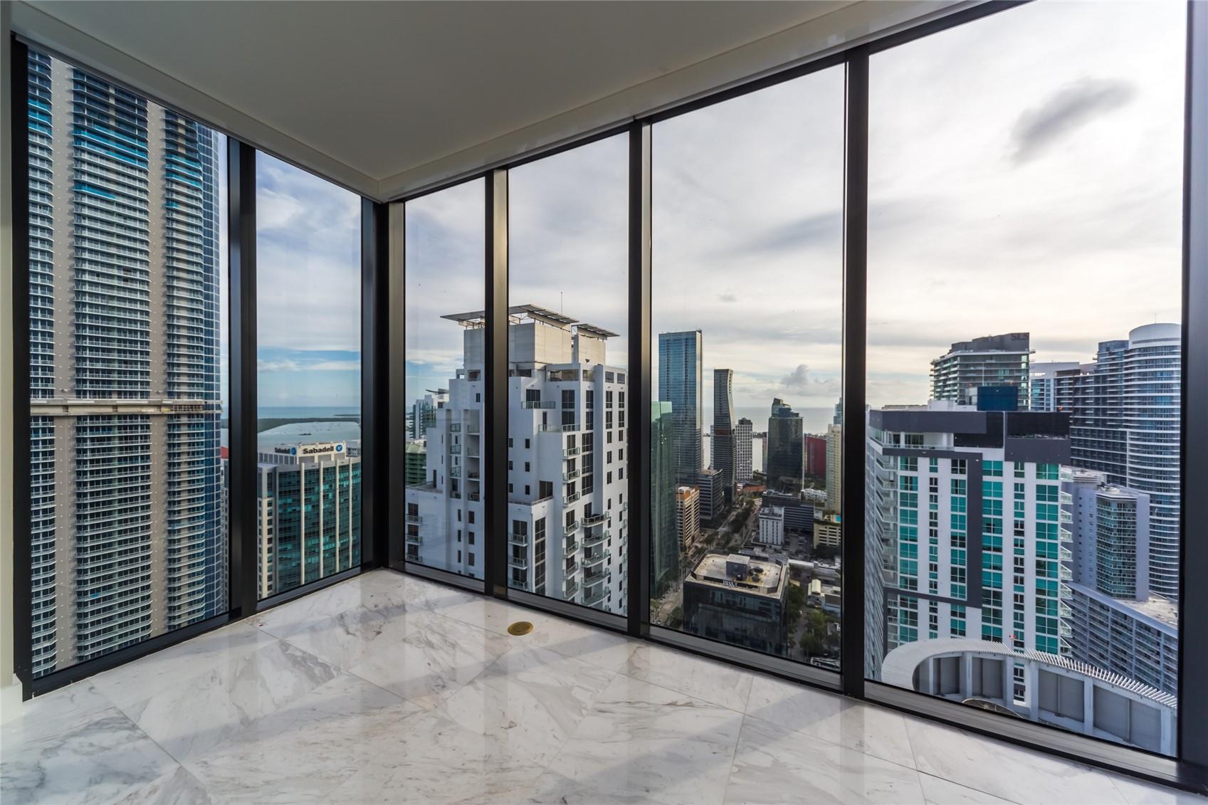 1010 Brickell Ave #4805 Miami, FL 33131