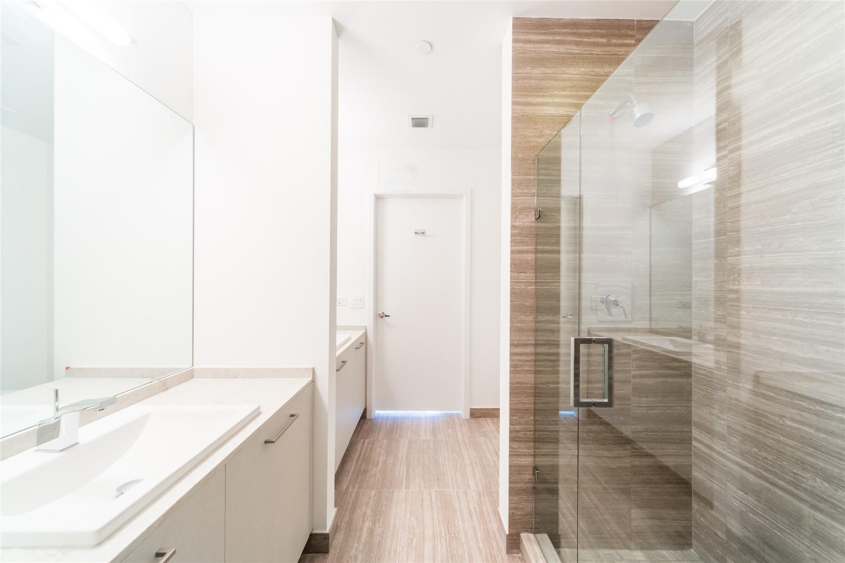 1010 Brickell Ave #4805 Miami, FL 33131