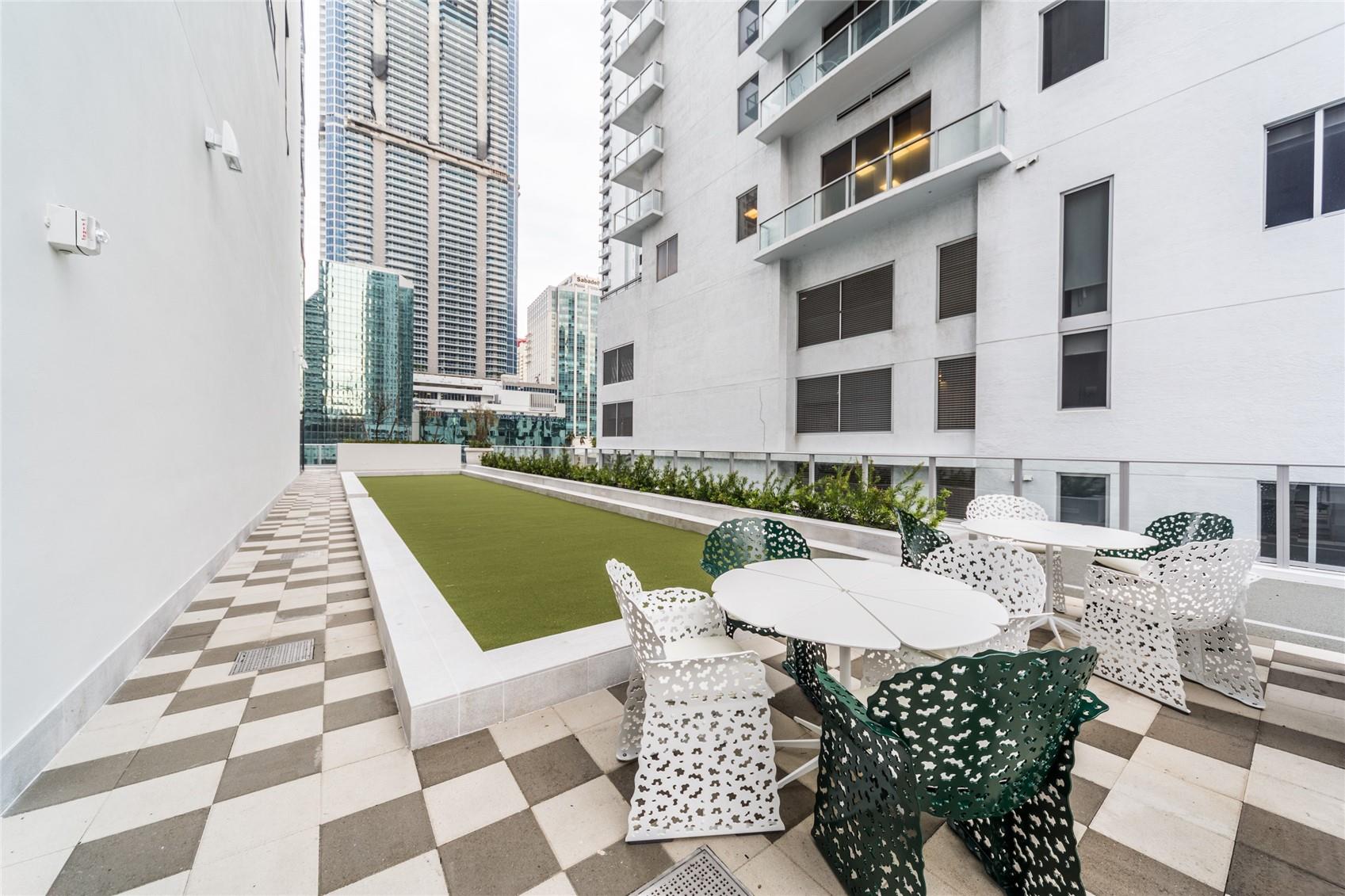 1010 Brickell Ave #4805 Miami, FL 33131