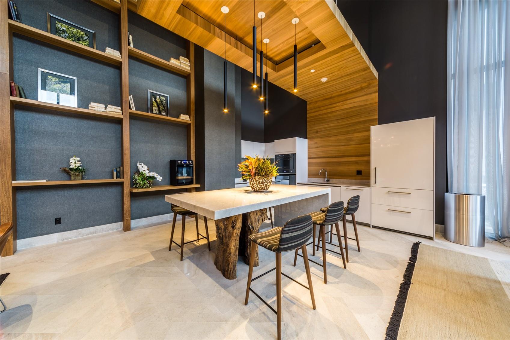 1010 Brickell Ave #4805 Miami, FL 33131