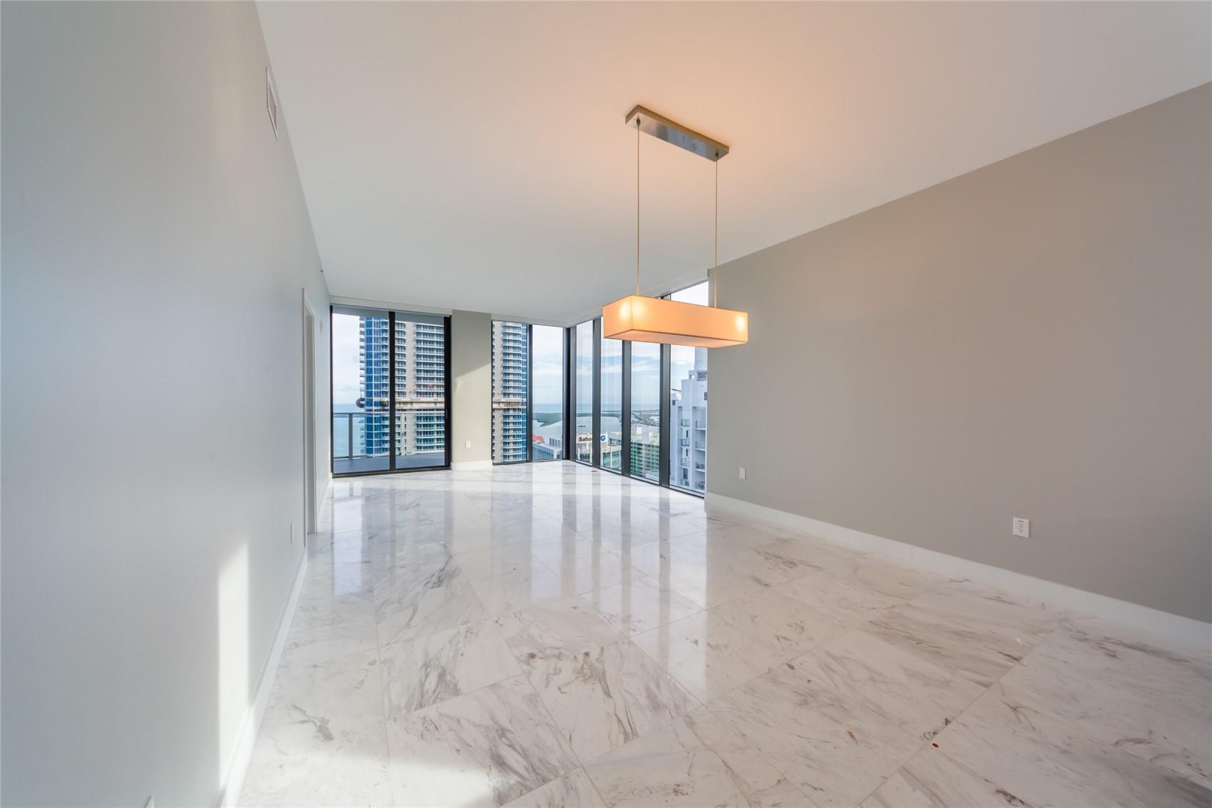 1010 Brickell Ave #4805 Miami, FL 33131