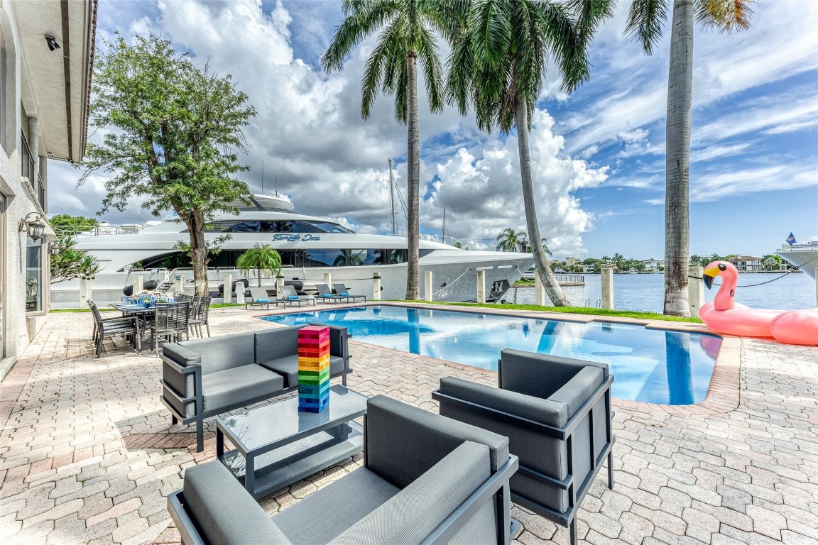 616 1st Key Fort Lauderdale, FL 33304