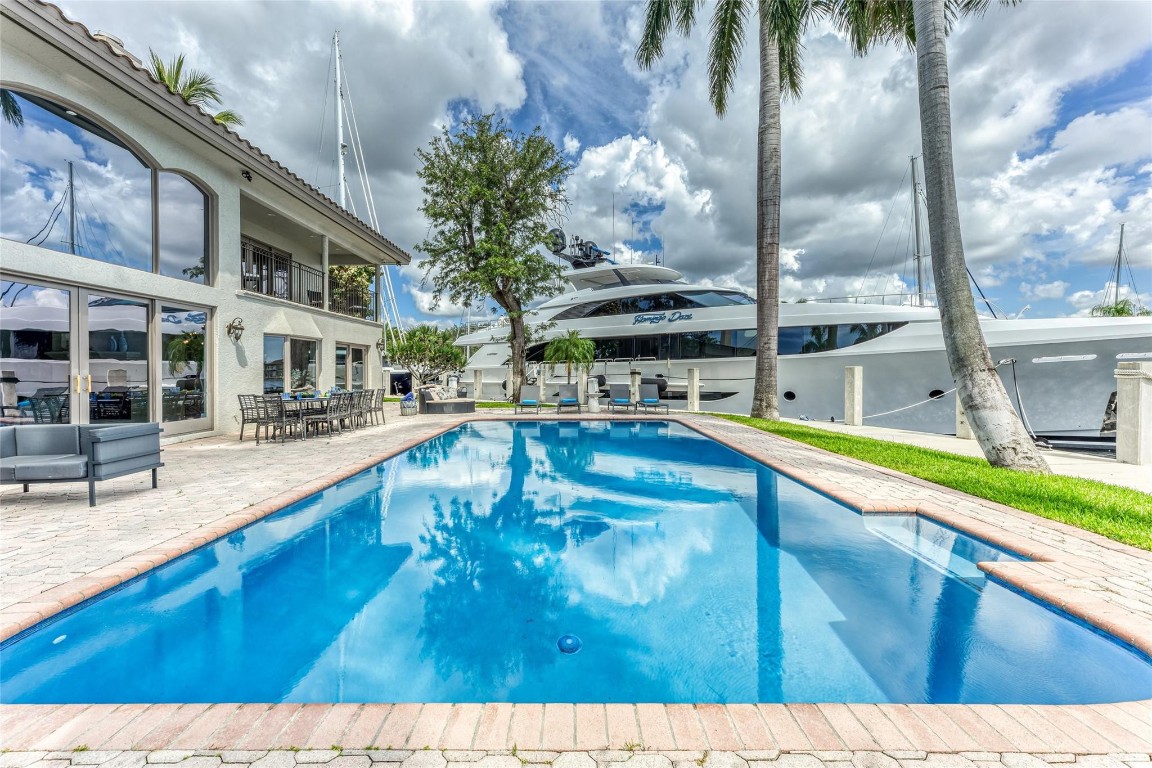 616 1st Key Fort Lauderdale, FL 33304